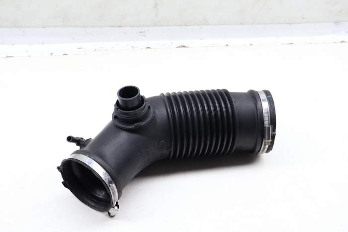 Air Intake / Throttle Body Hose 06E129629E main product photo