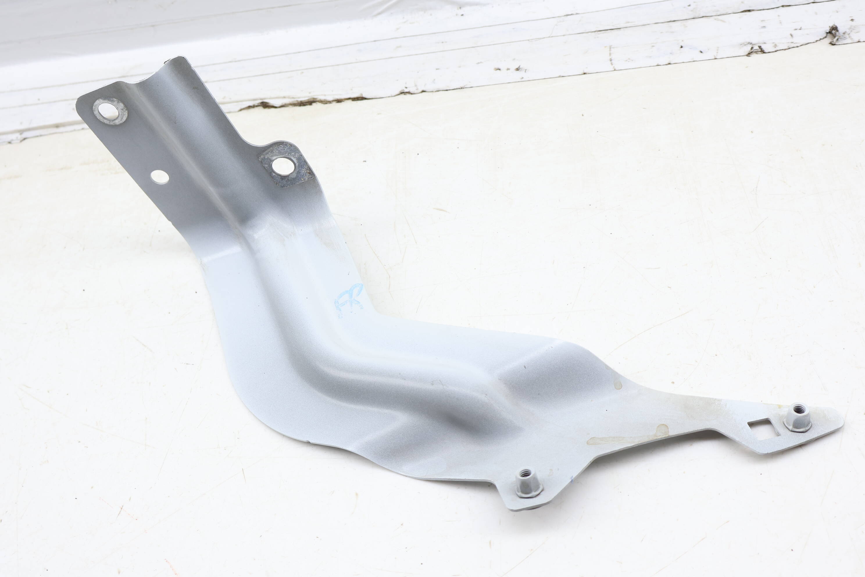 Fender Mount / Bracket 3CN821136A