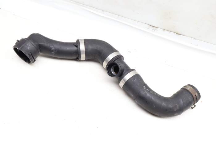Upper Radiator Coolant Hose / Line 7P5122051B 95810640100 main product photo