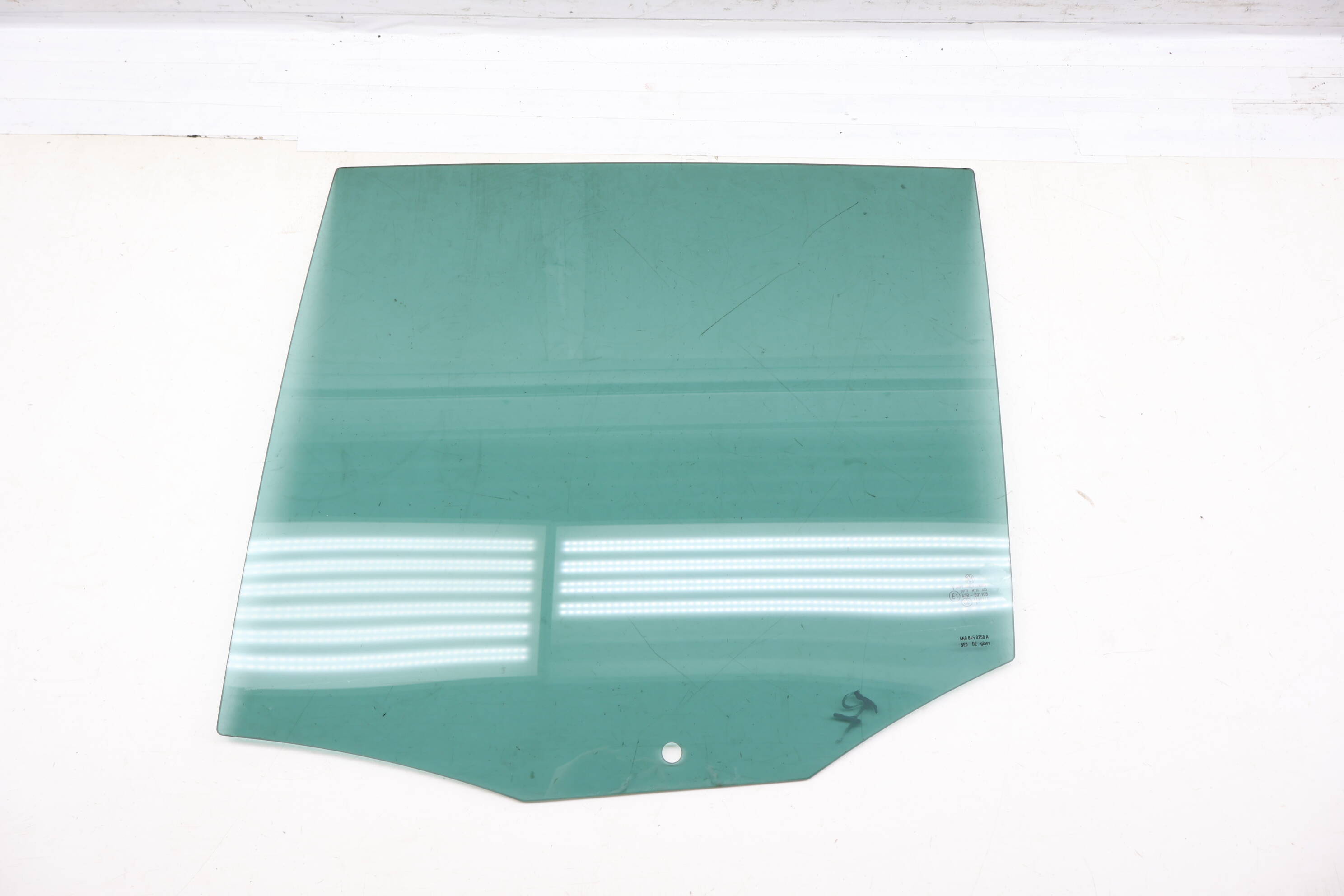 Door Window / Glass 5N0845025A
