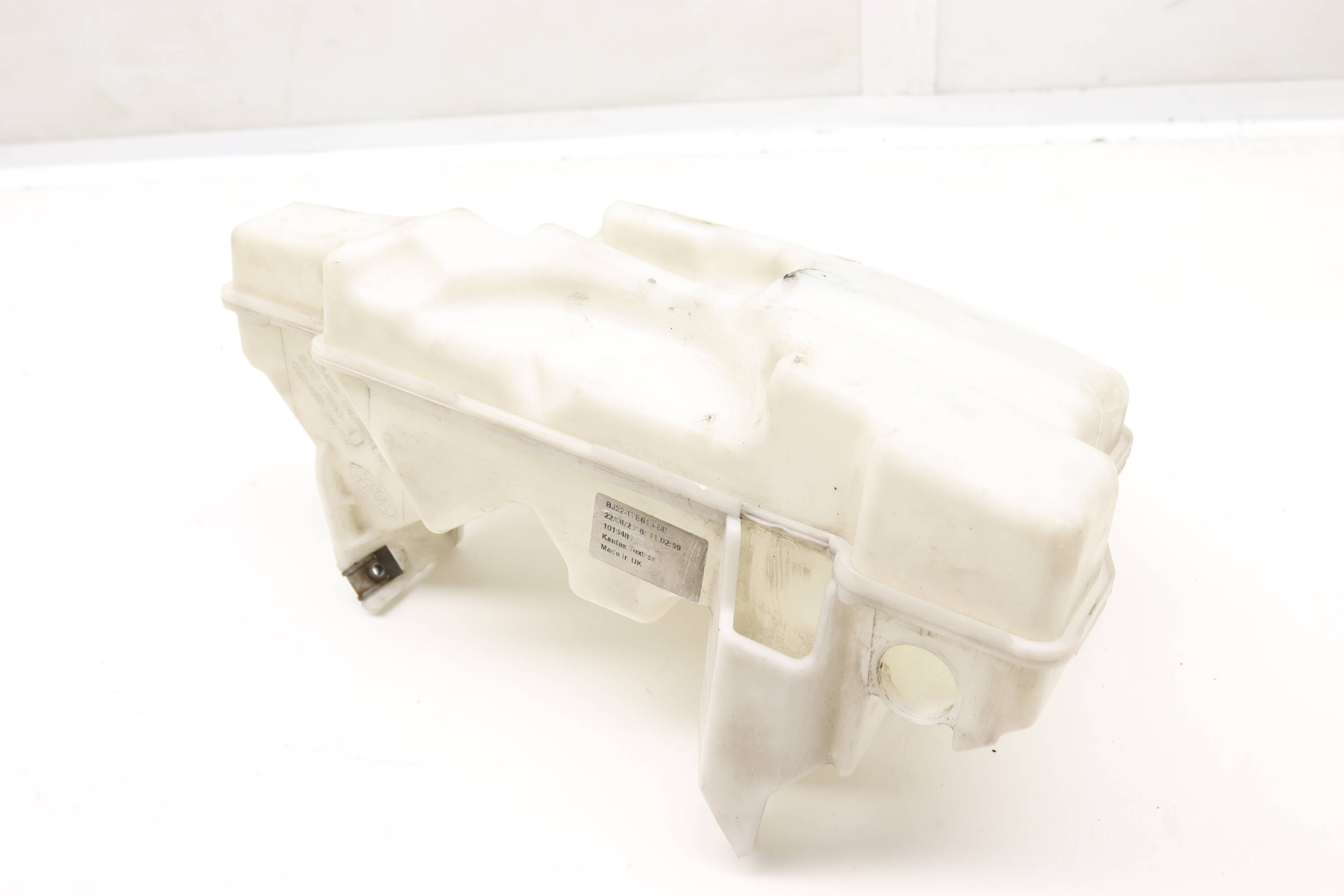 Windshield Washer Reservoir / Tank BJ3217E613EE