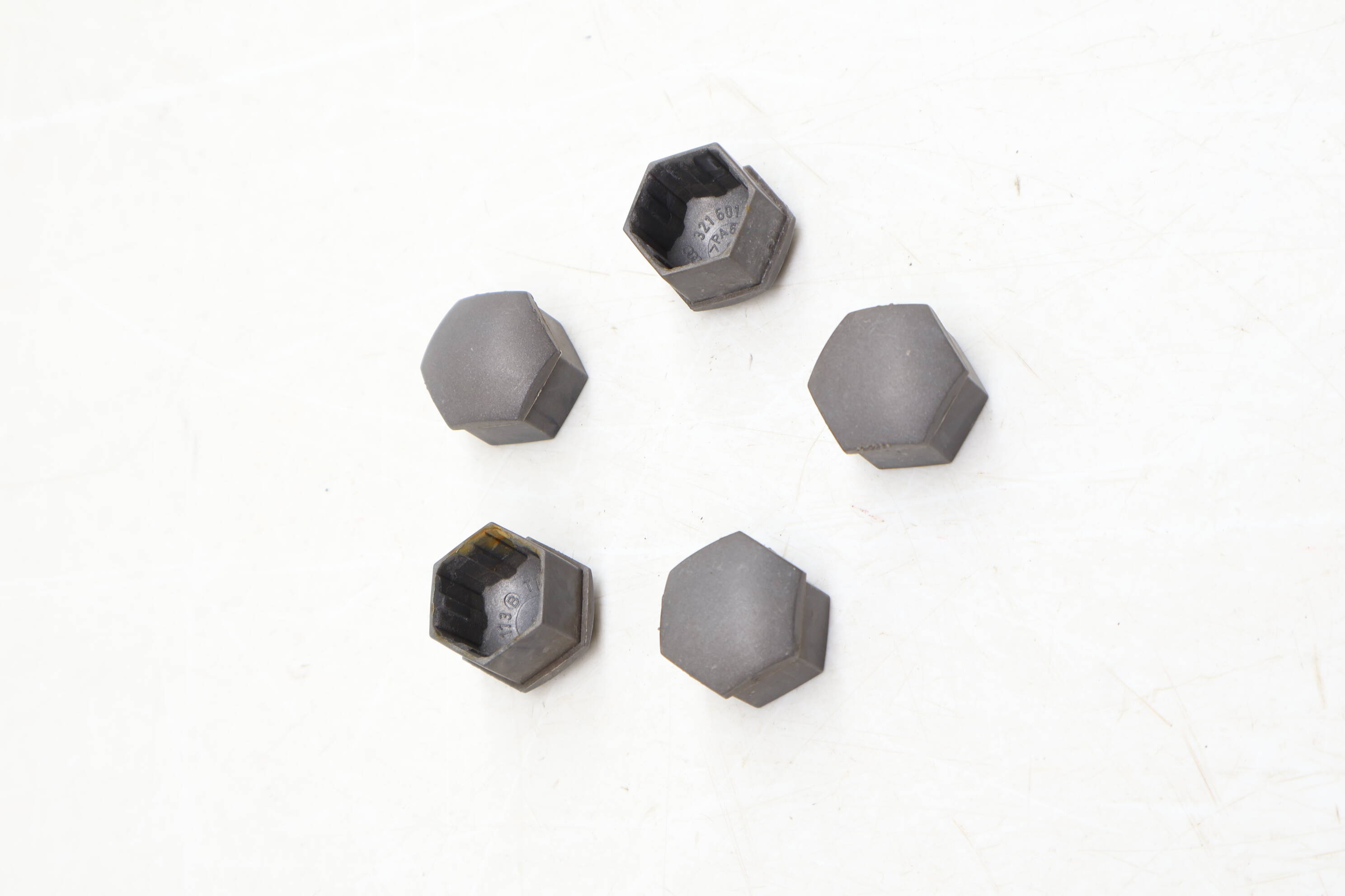 Lug Nut / Bolt Cover / Cap (5) 321601173B