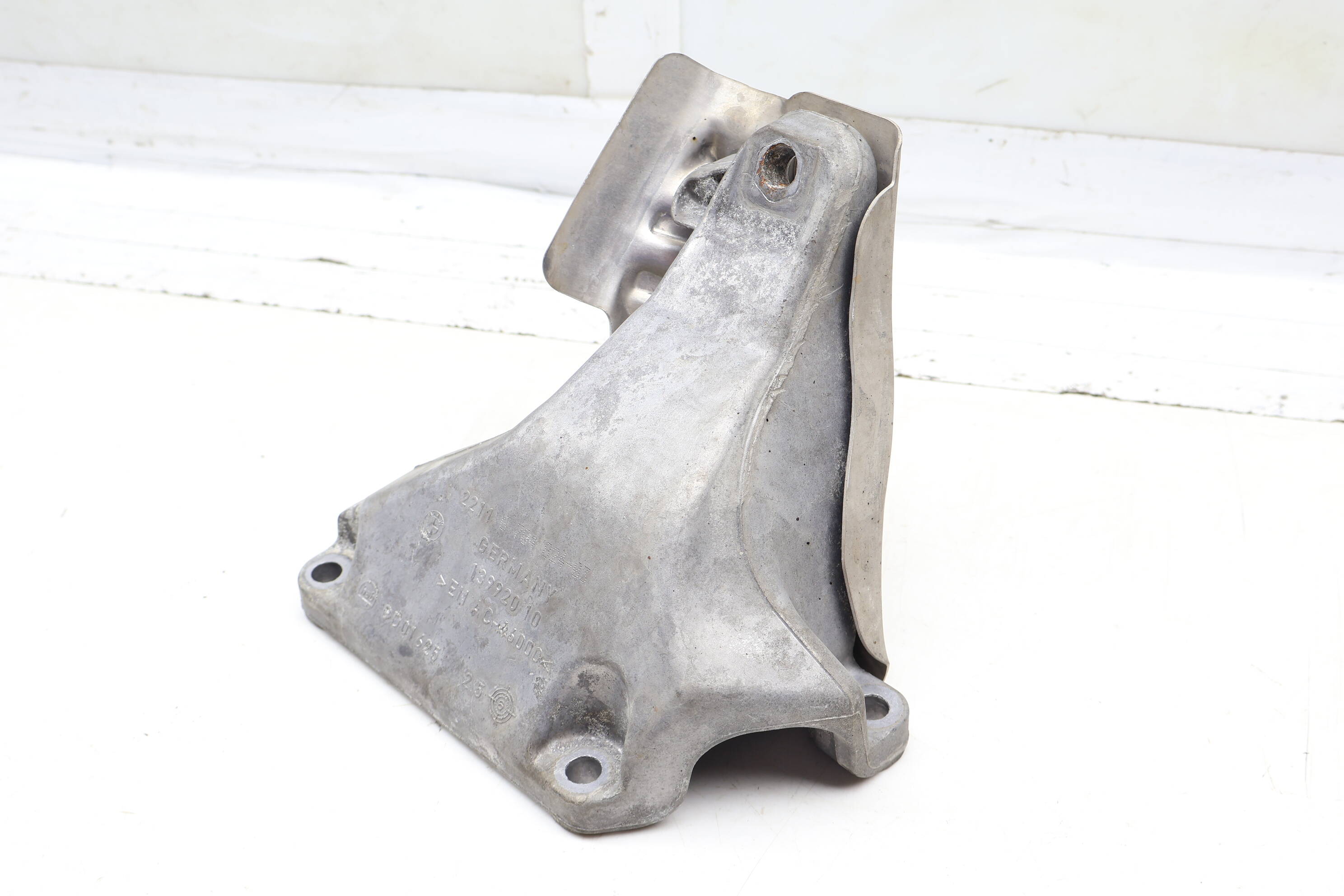 Engine / Motor Mount Bracket 22116784824