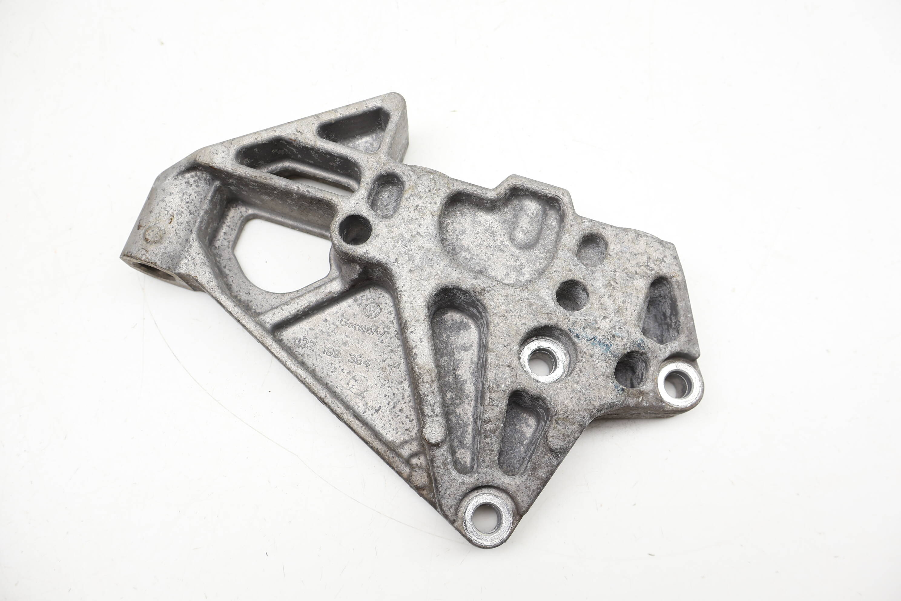 Engine / Motor Mount Bracket 022199354T
