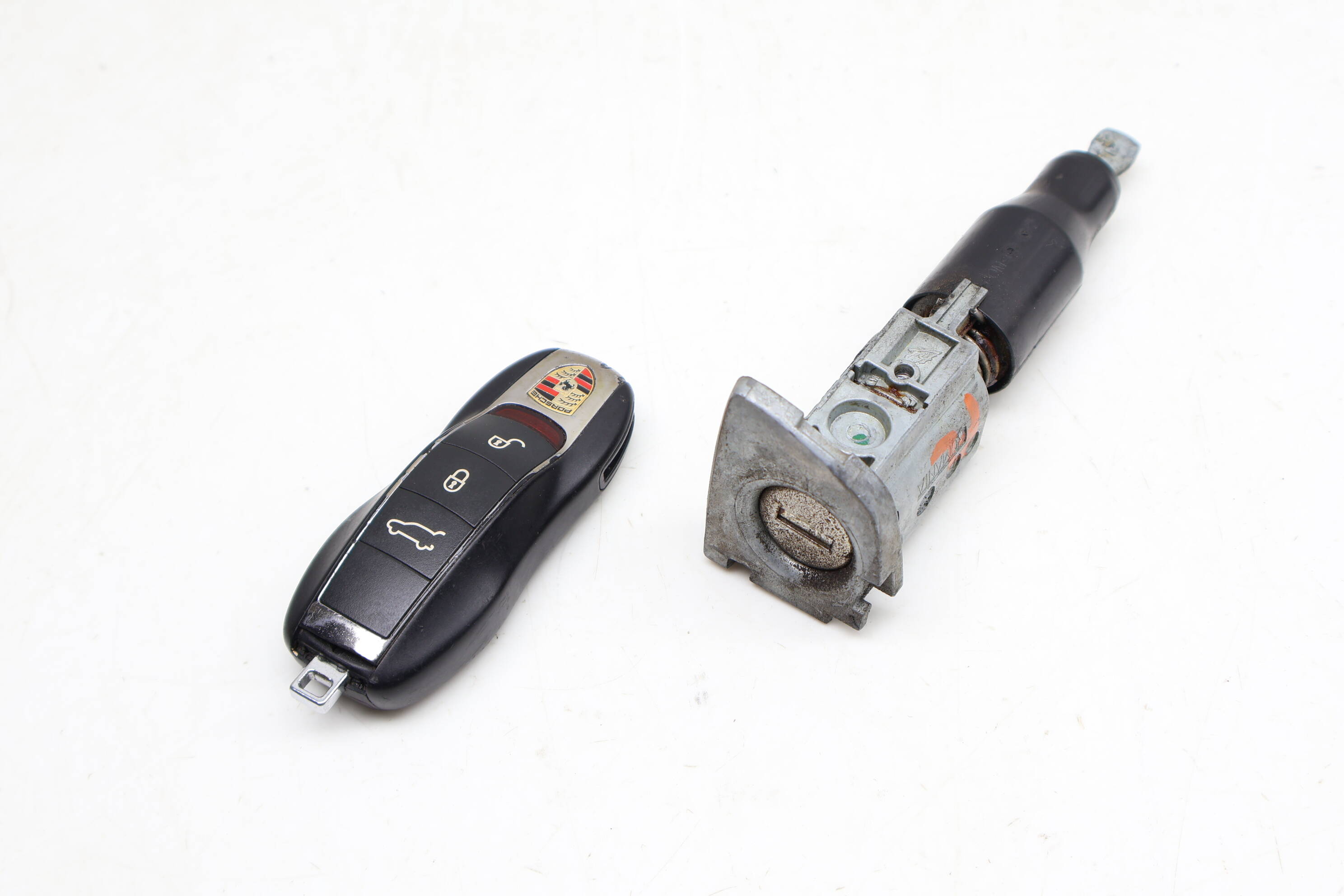 Lock Switch / Cylinder Set W/ Key 7P5898375Q 95853890108