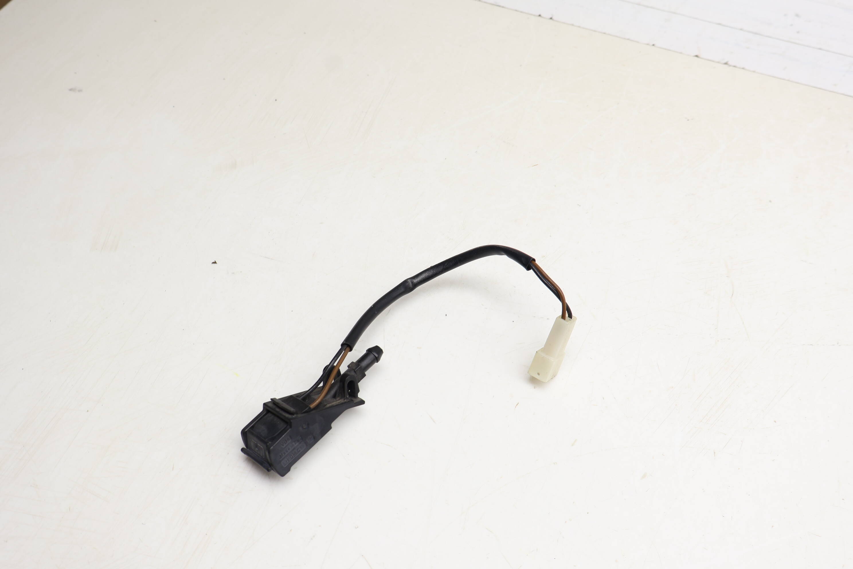 Windshield Washer Sprayer Jet / Nozzle 6E0955986