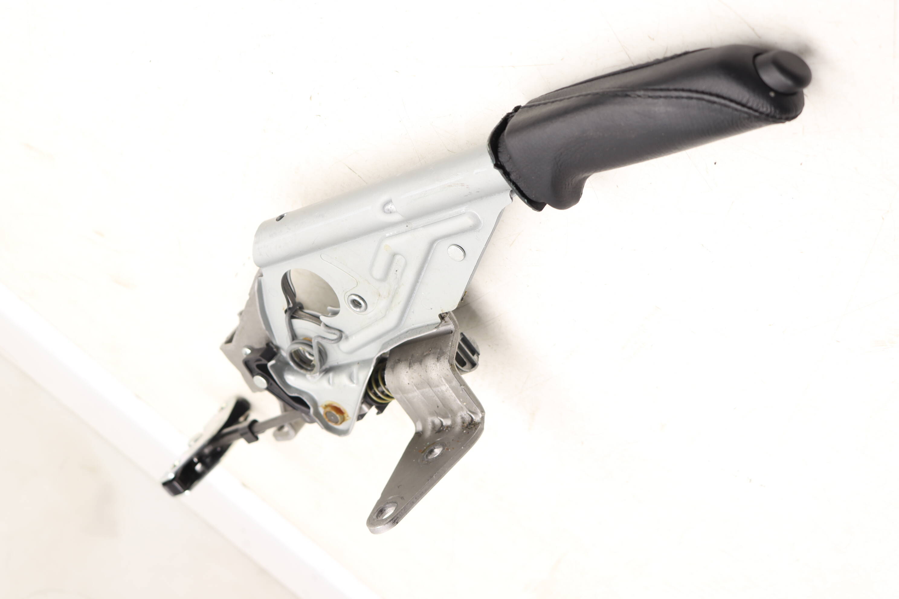 Emergency&#x20;&#x2F;&#x20;Parking&#x20;Brake&#x20;Lever&#x20;Assembly&#x20;34406876774