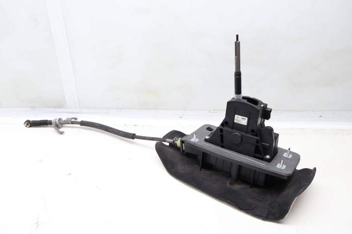 Automatic Shifter Assembly W/ Linkage 95B713041C main product photo