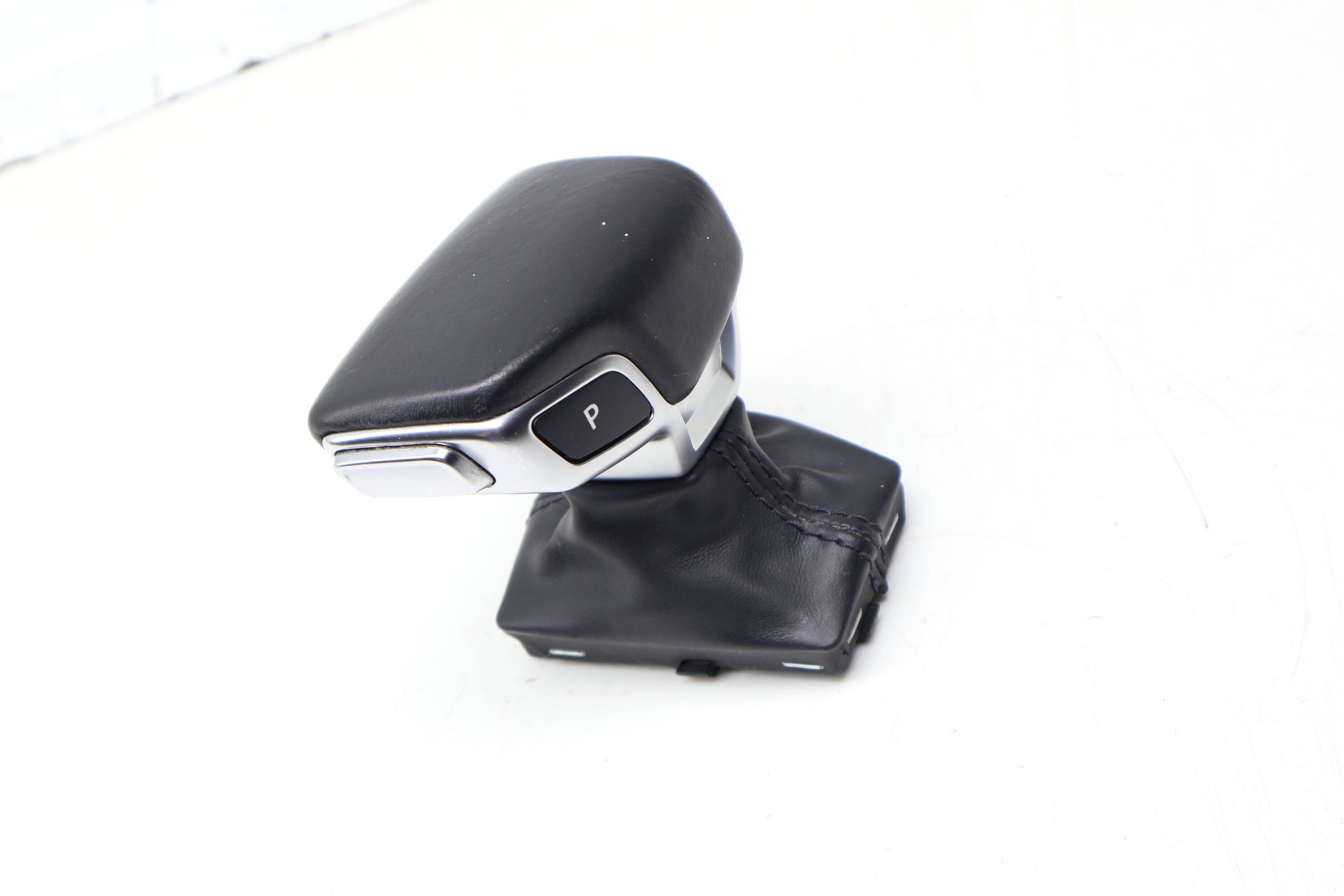 Automatic Shifter Knob W/ Boot 4M1713139F