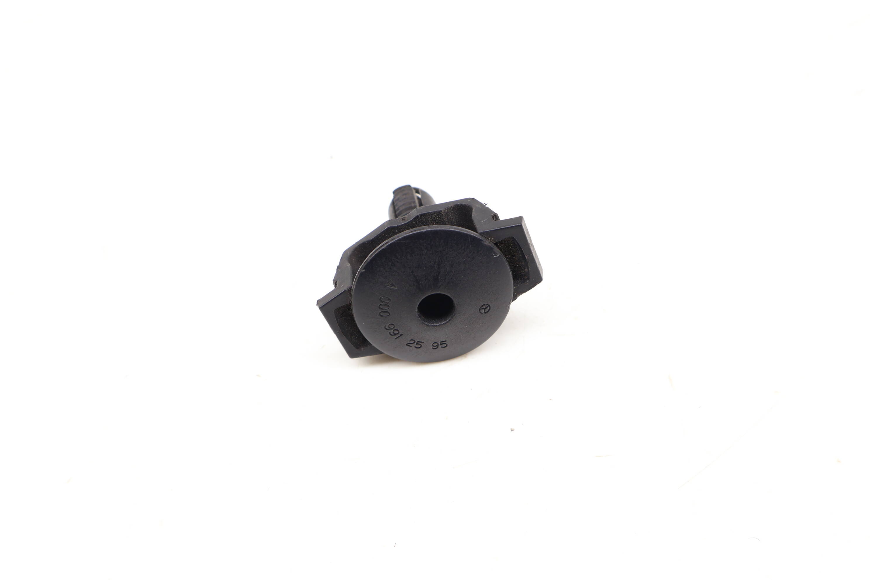 Radiator Mount Pin / Fastener (Upper) 0009912595