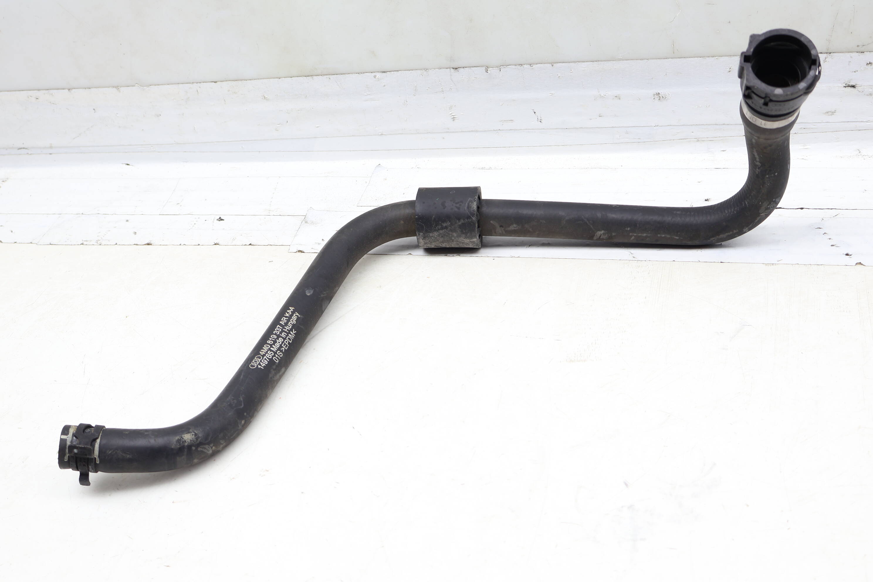 Coolant Hose / Line 4M0819337AR