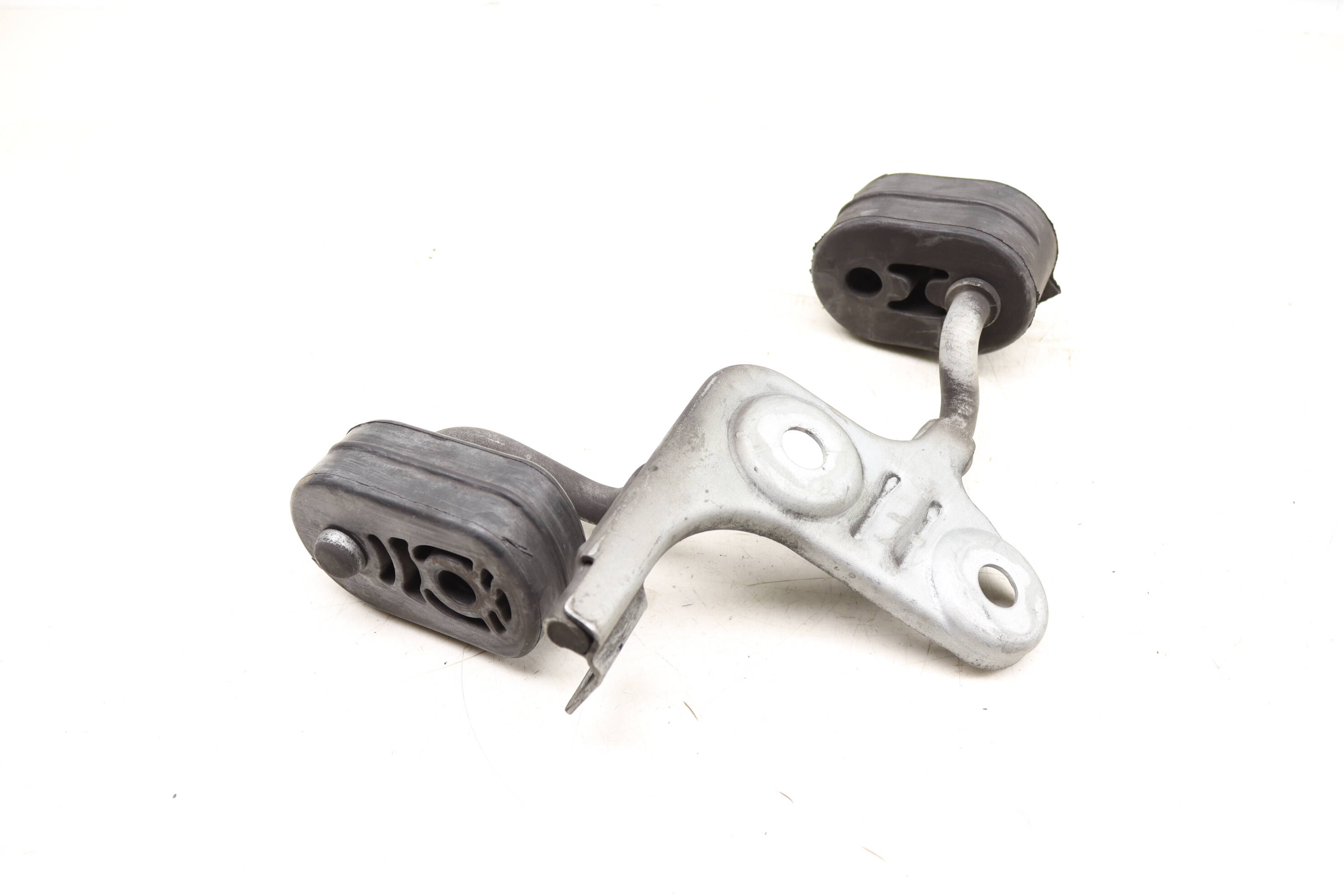 Exhaust Hanger Mount / Bracket 2124901137