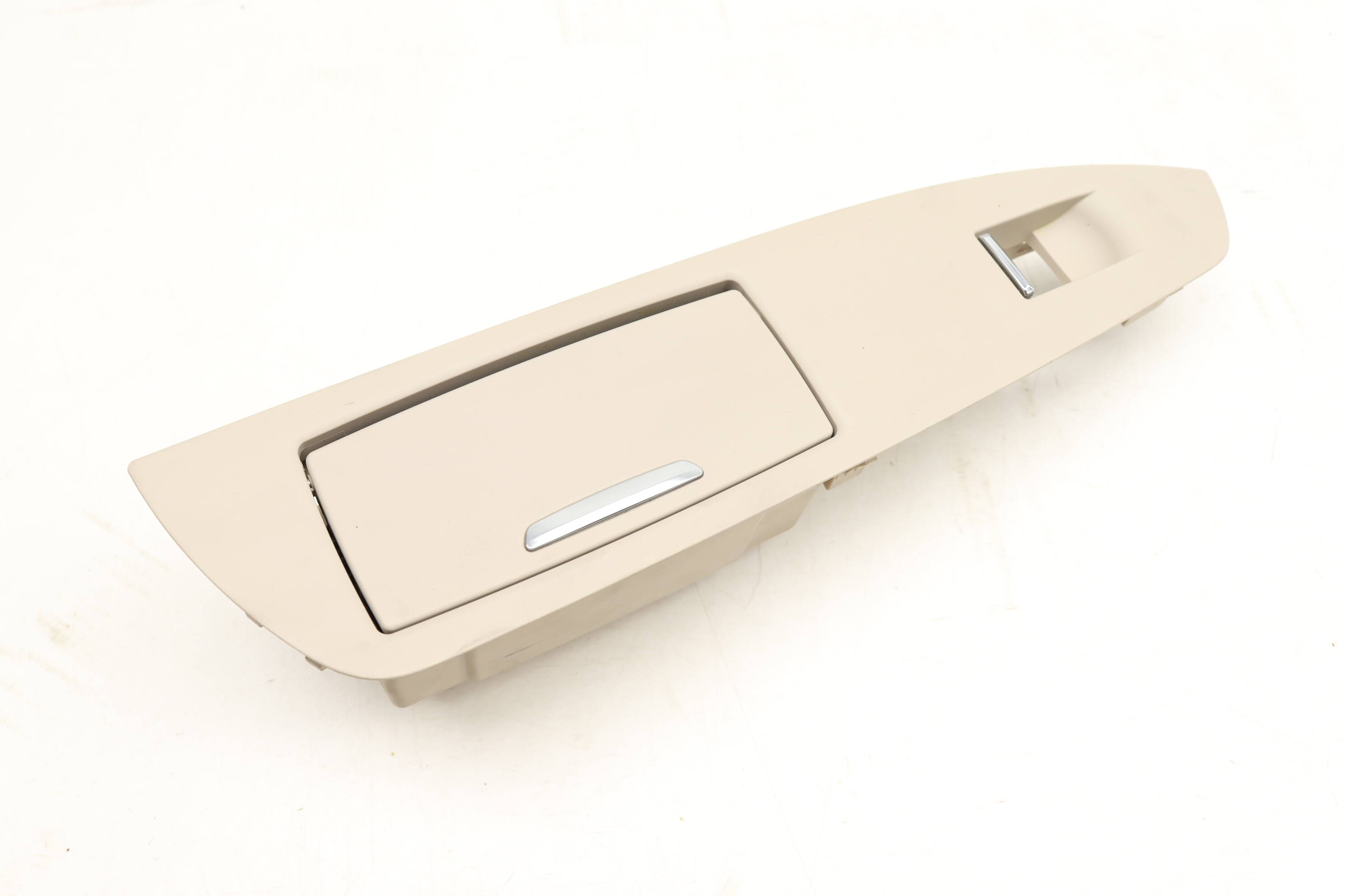 Door&#x20;Ashtray&#x20;&#x2F;&#x20;Switch&#x20;Trim&#x20;Panel&#x20;51429168645