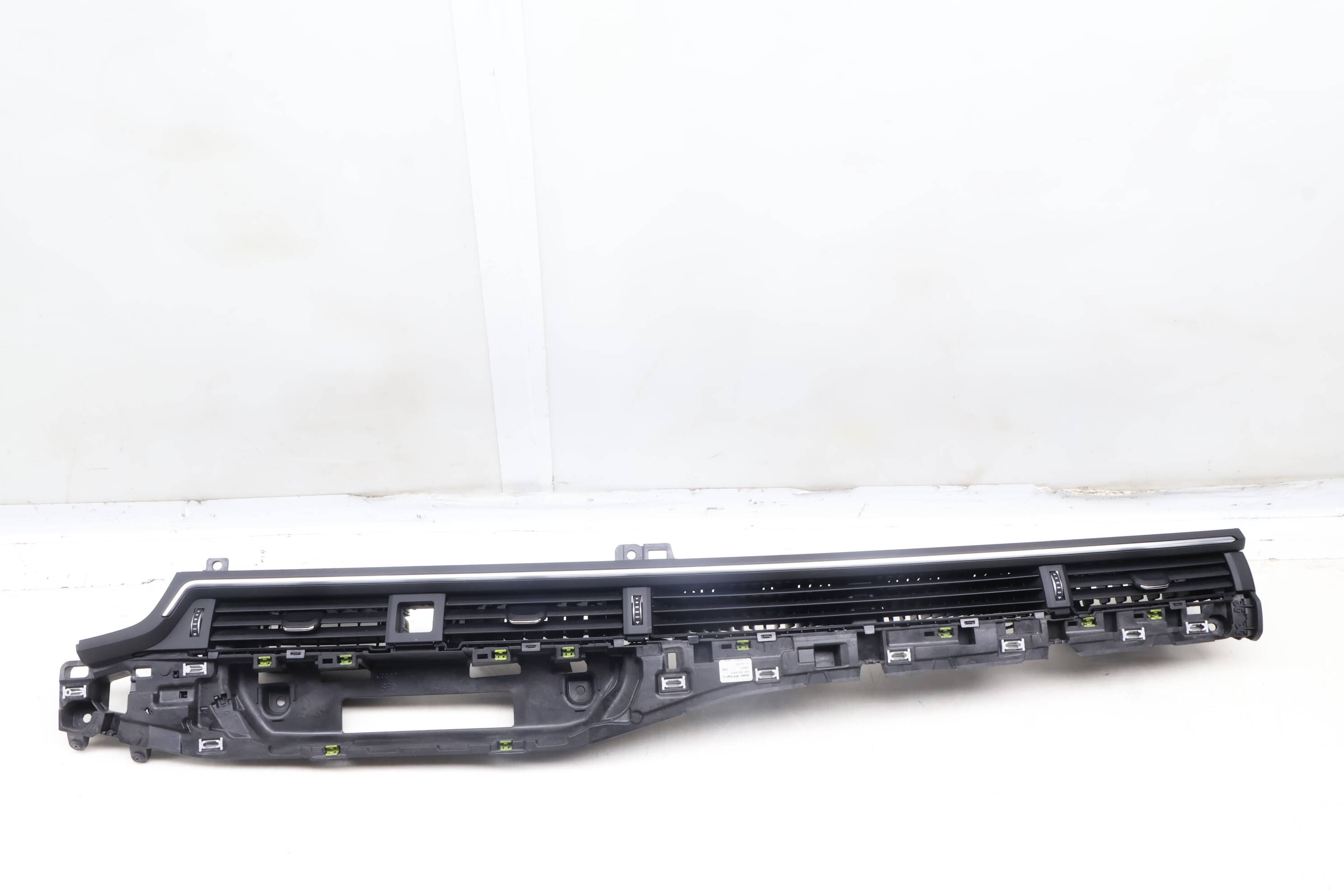 Dash Air Vent Assembly 8W1820902E