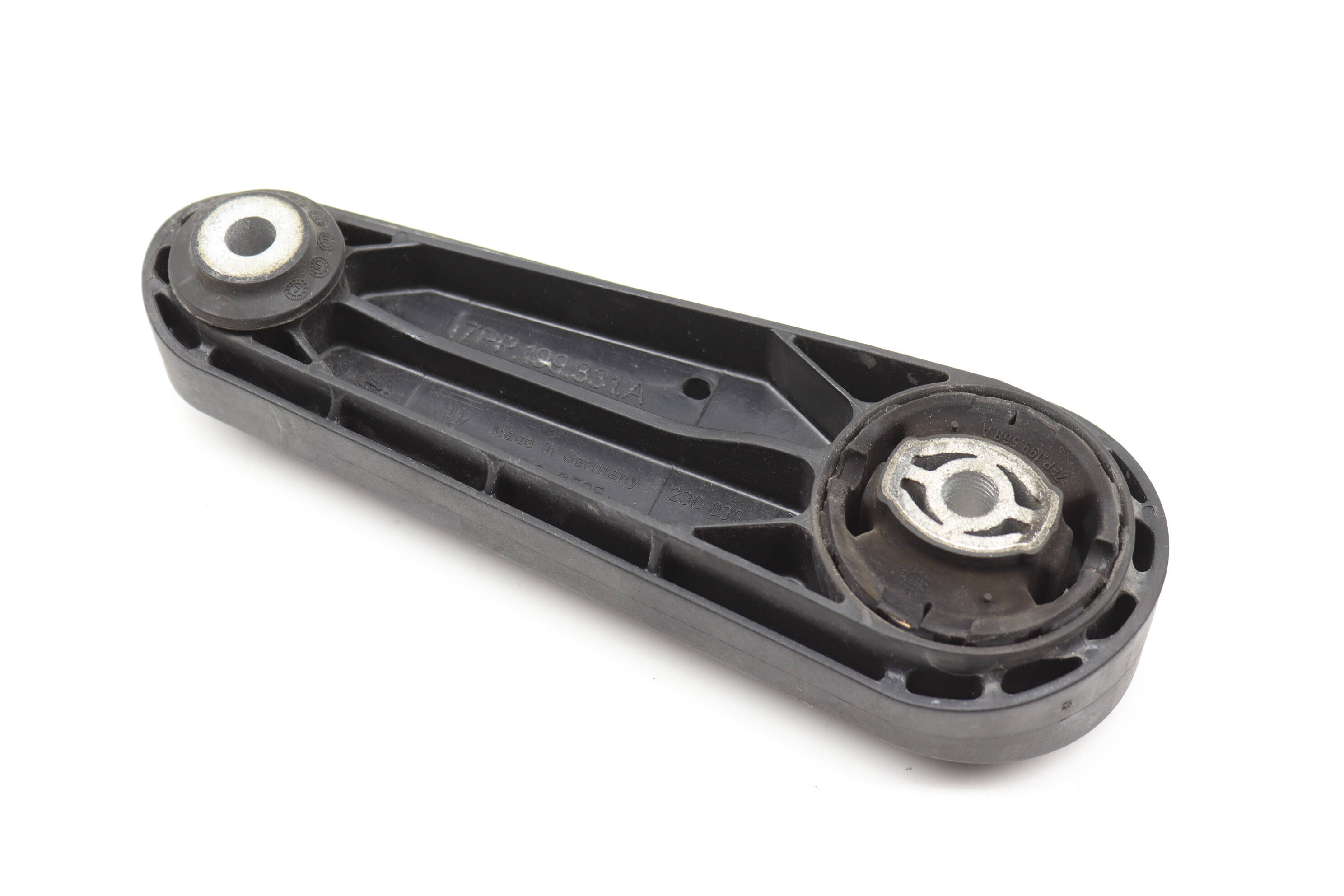 Upper Engine Mount / Bracket 7PP199331A