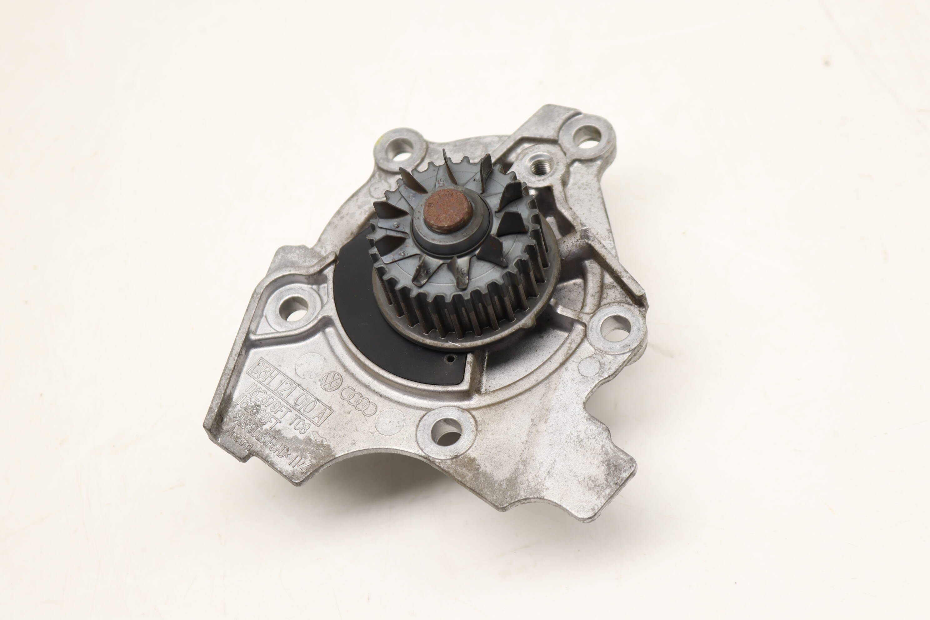 Coolant / Water Pump 06H121010A