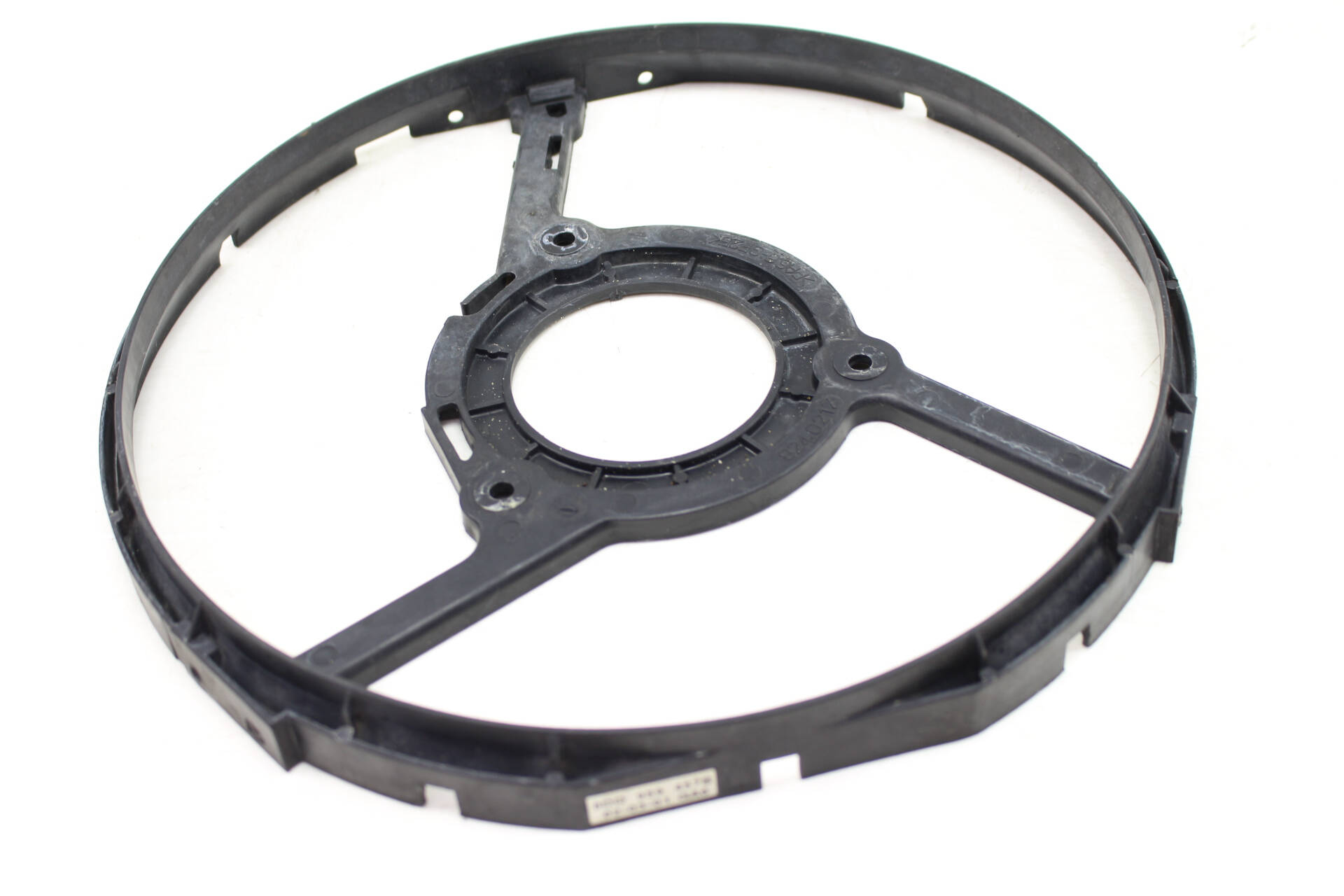 Electric&#x20;Cooling&#x20;Fan&#x20;Bracket&#x20;8D0959457B