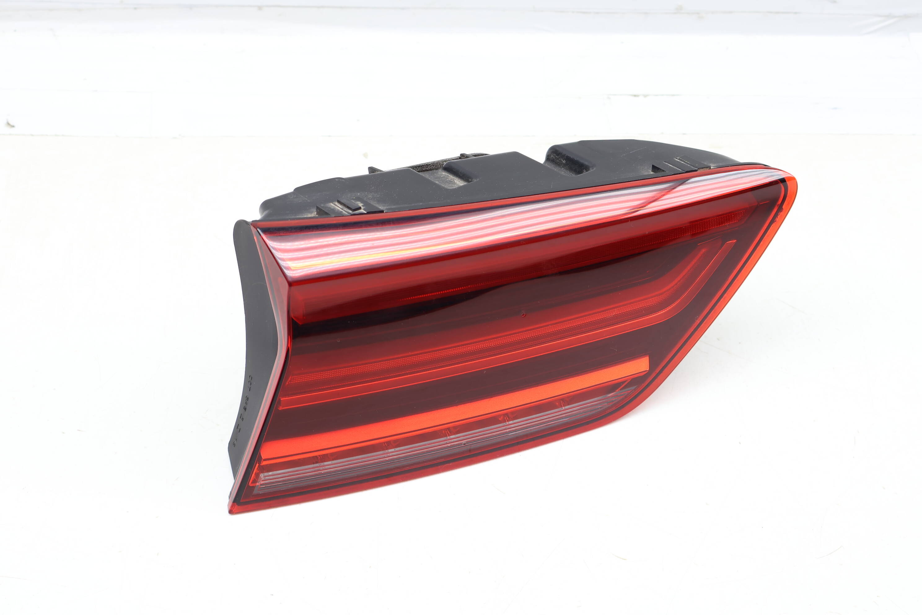 Inner Led Tail Light / Lamp 3CM945307
