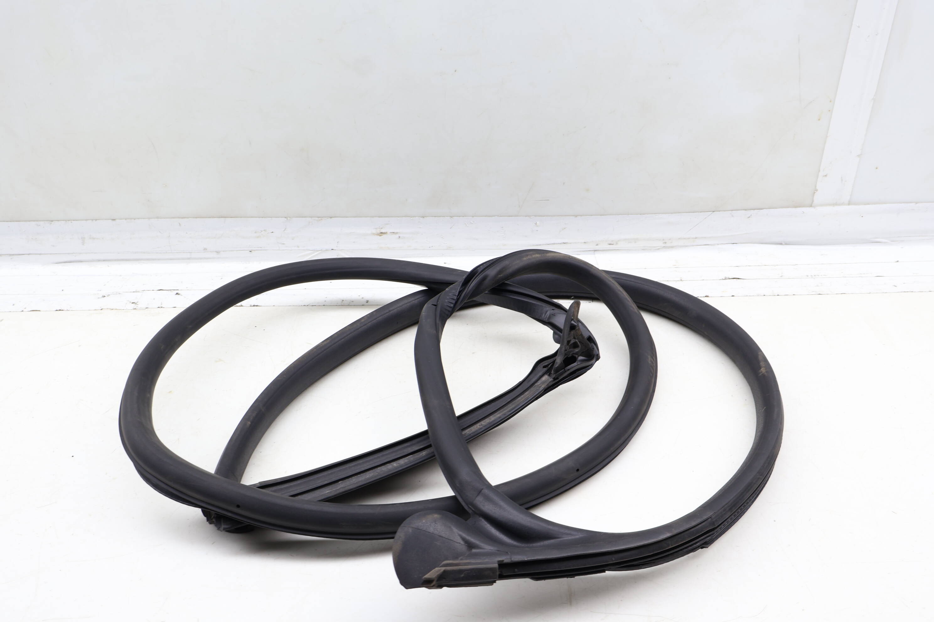 Inner Door Seal / Weather Stripping 8W6831708D