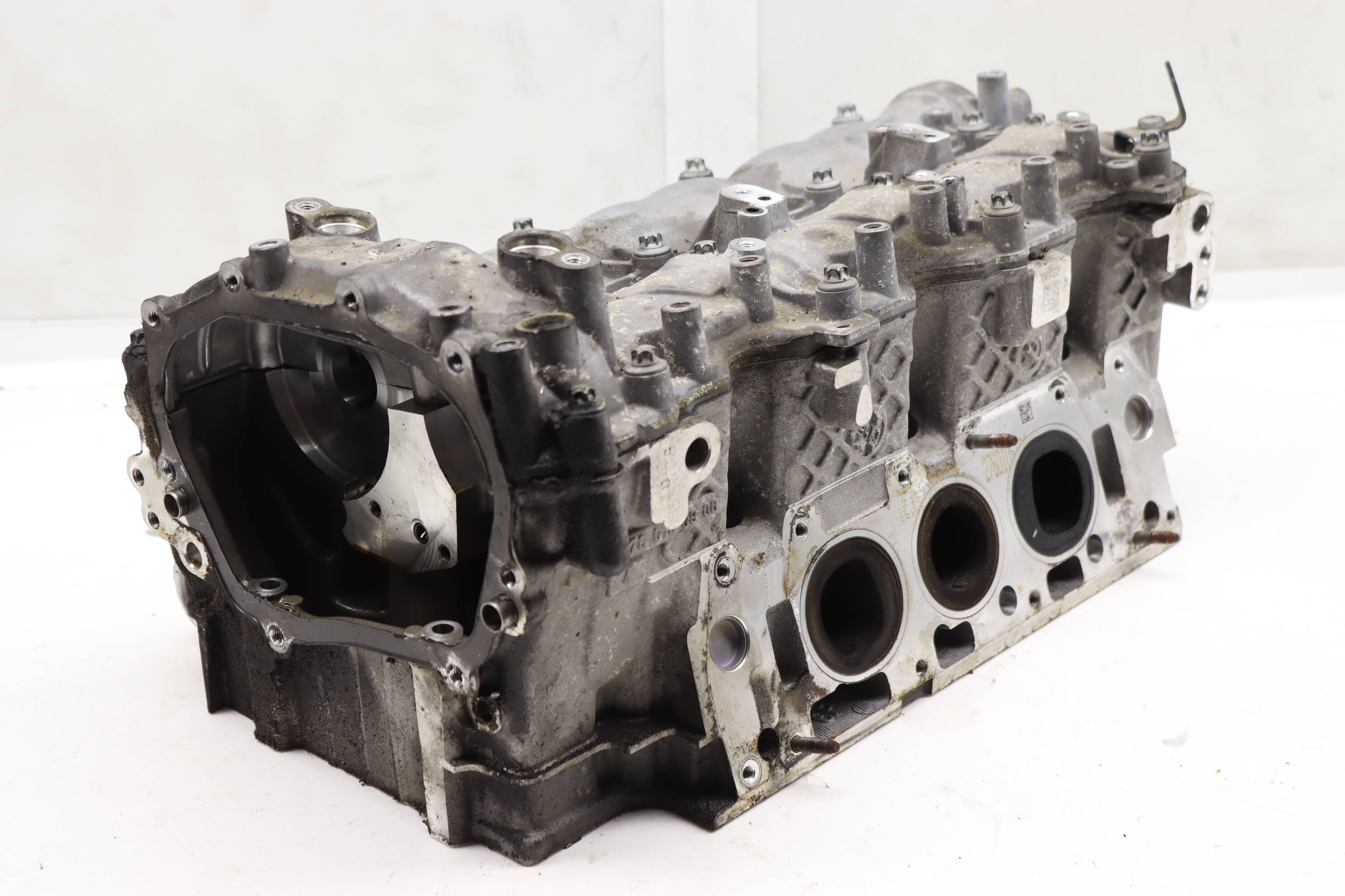 Engine Cylinder Head 2760101213