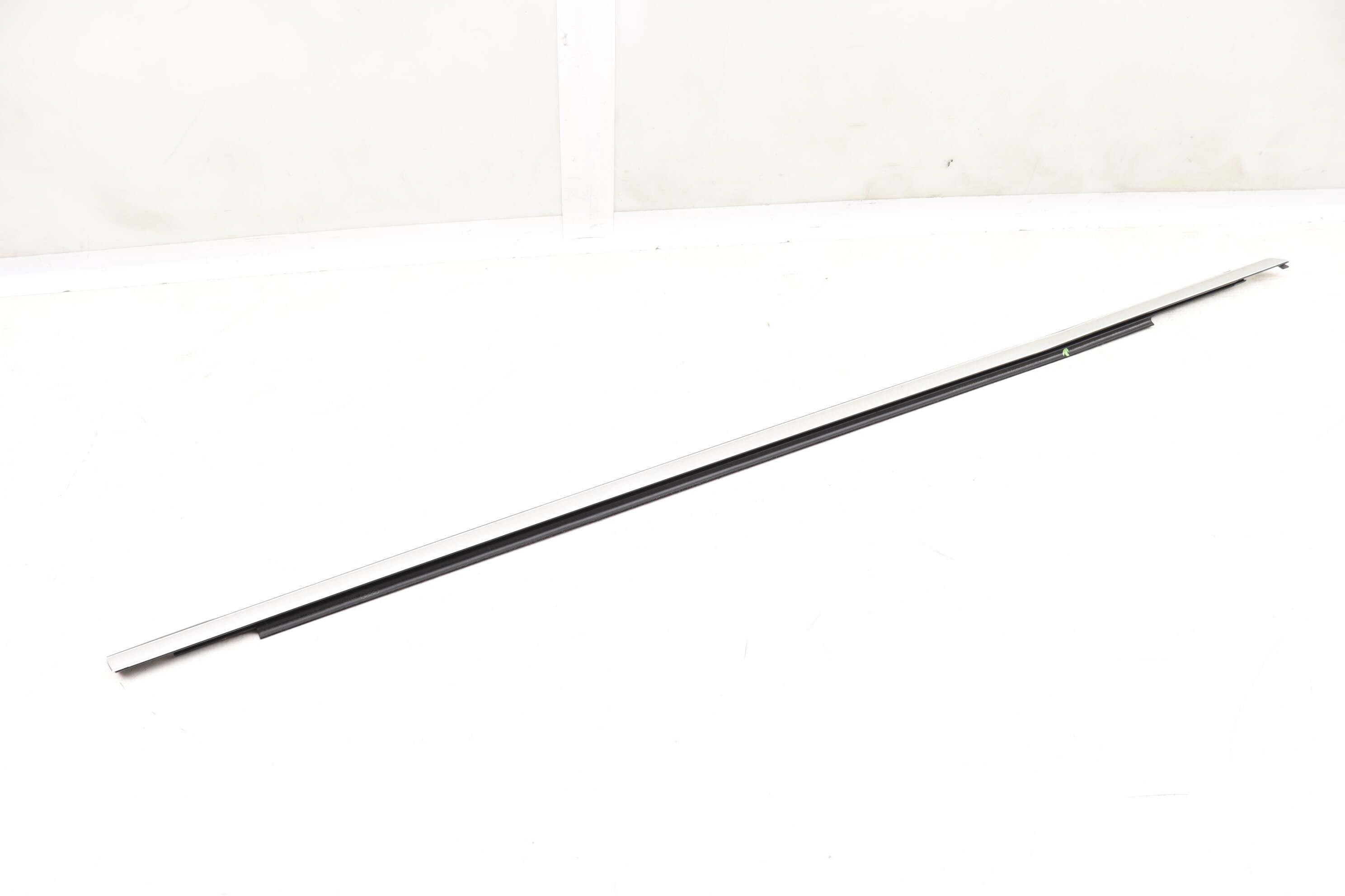 Exterior Door Window Slot / Trim 8W0853284E