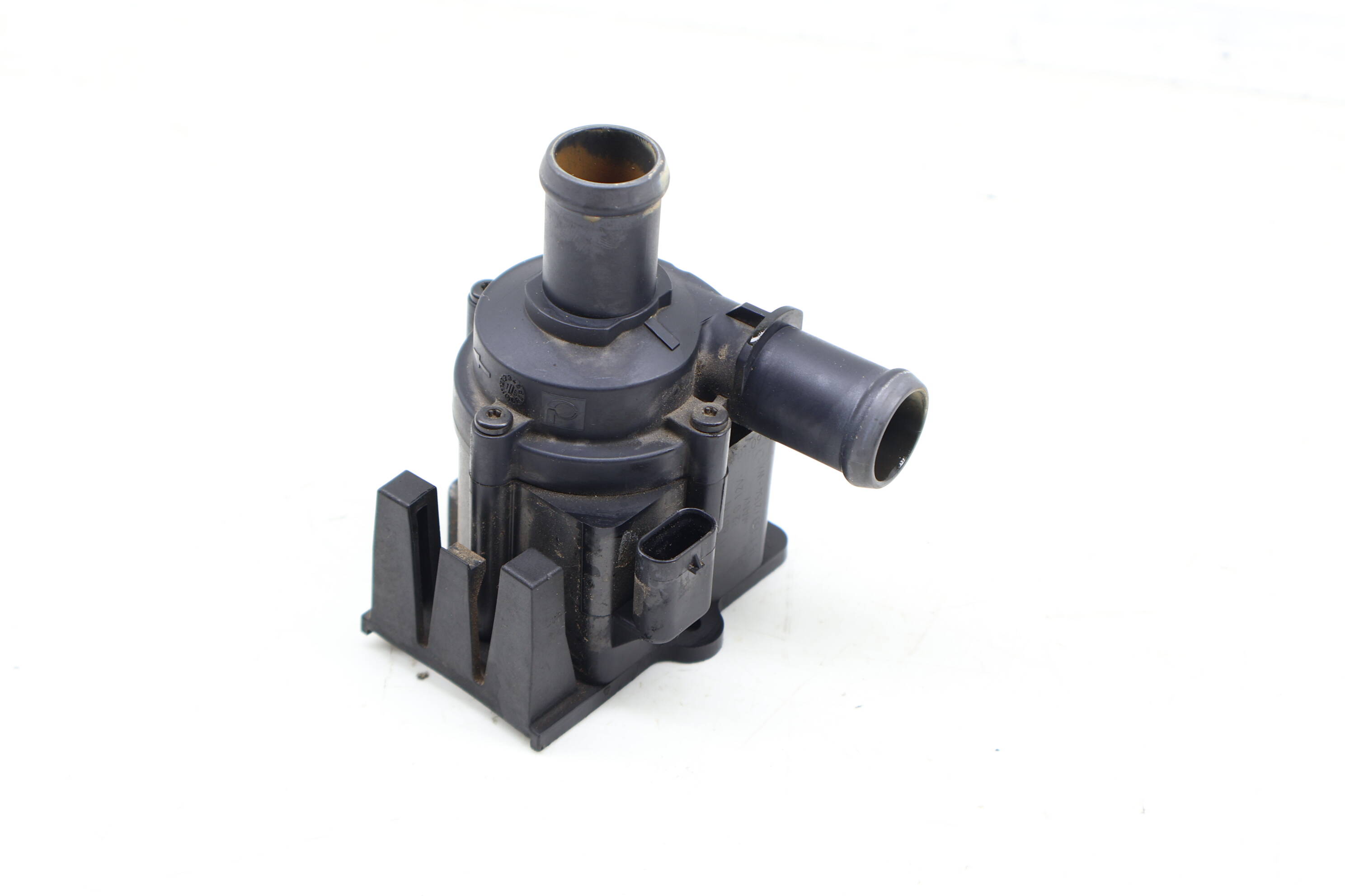 Auxiliary Coolant / Water Pump W/ Bracket 06H121601N