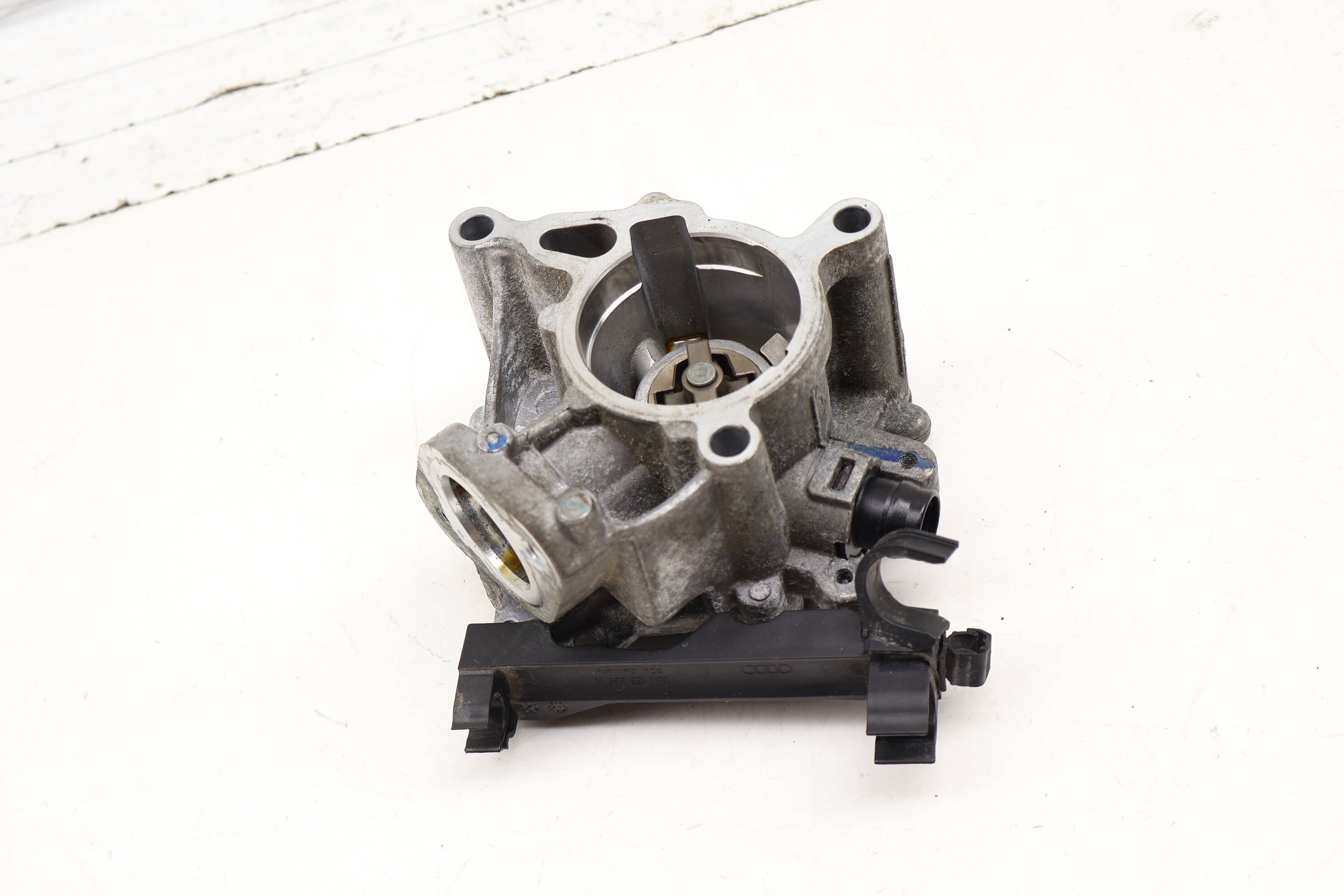 Vacuum Pump 06K145100BB