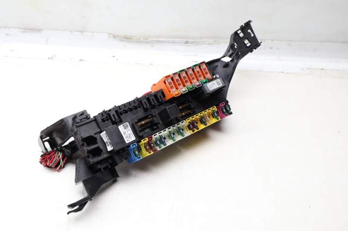 Relay / Fuse Box 1665402350 main product photo