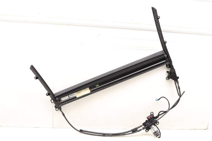 Electric Door / Window Sun Shade Assembly 2228102120 main product photo