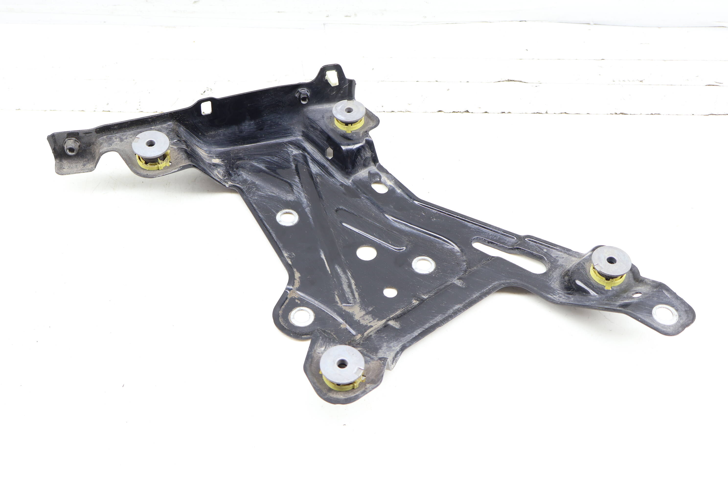 Headlight Mount Bracket 7P5821259 95850325900