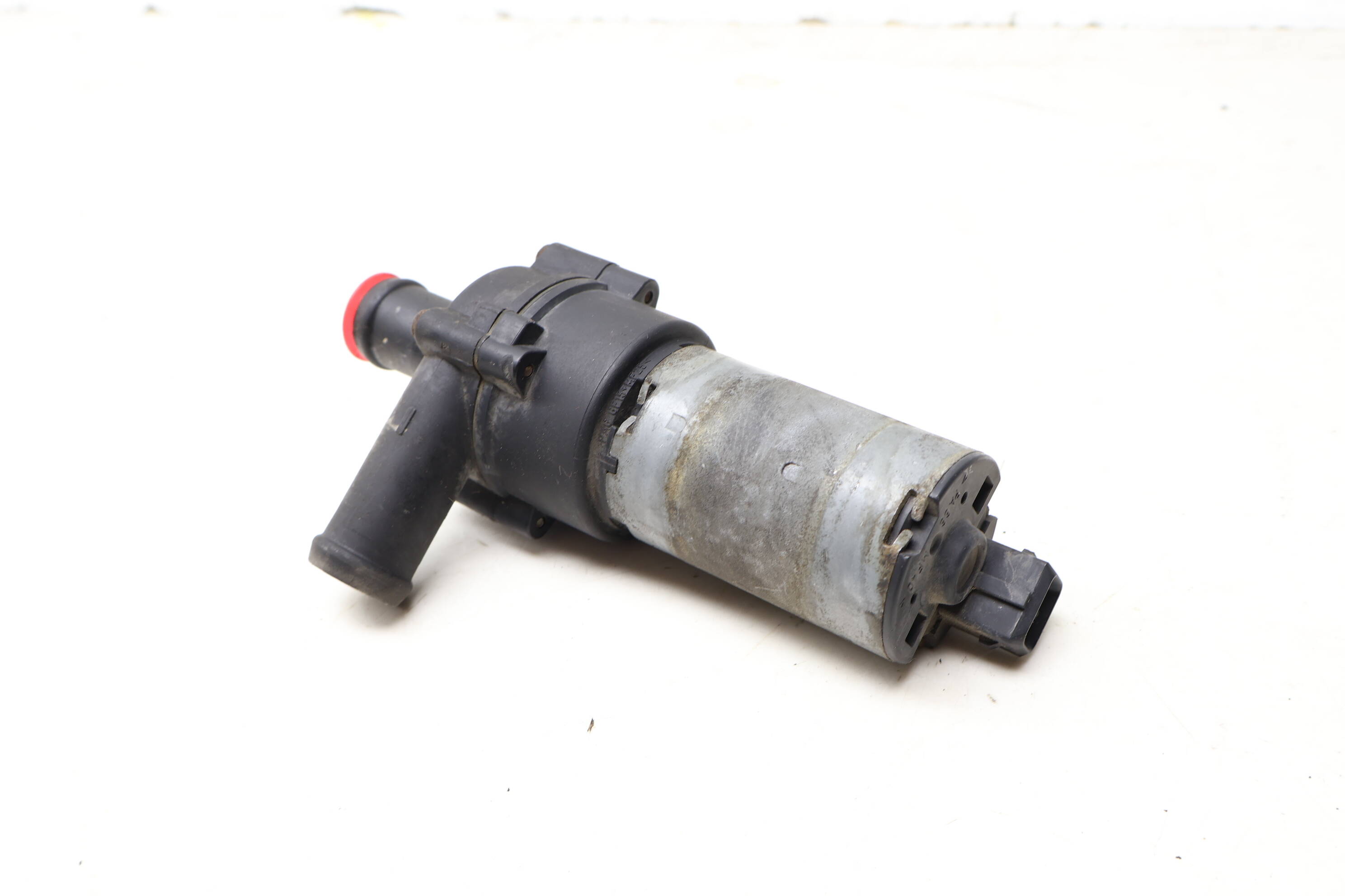 Auxiliary&#x20;Electric&#x20;Water&#x20;Pump&#x20;078965561