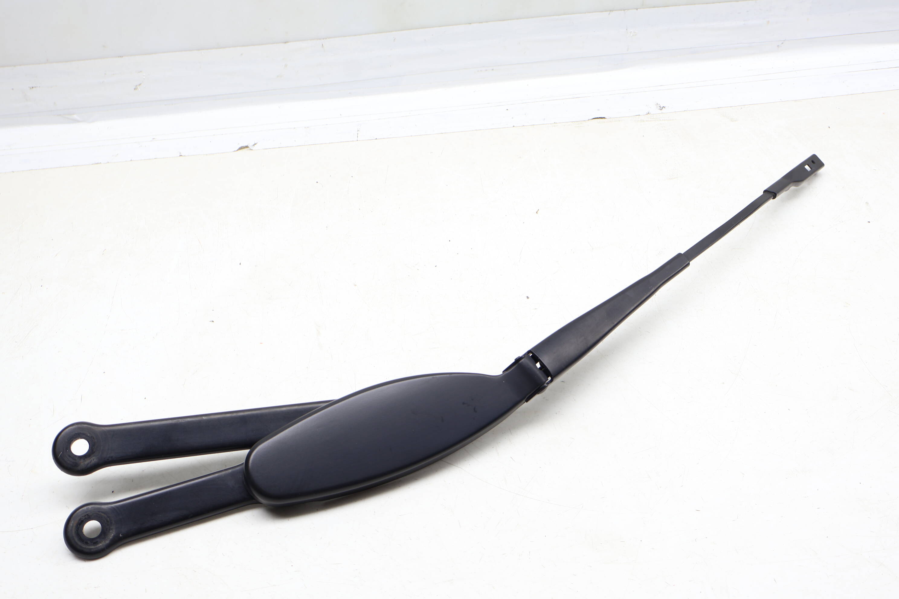 Windshield Wiper Arm 2538200244