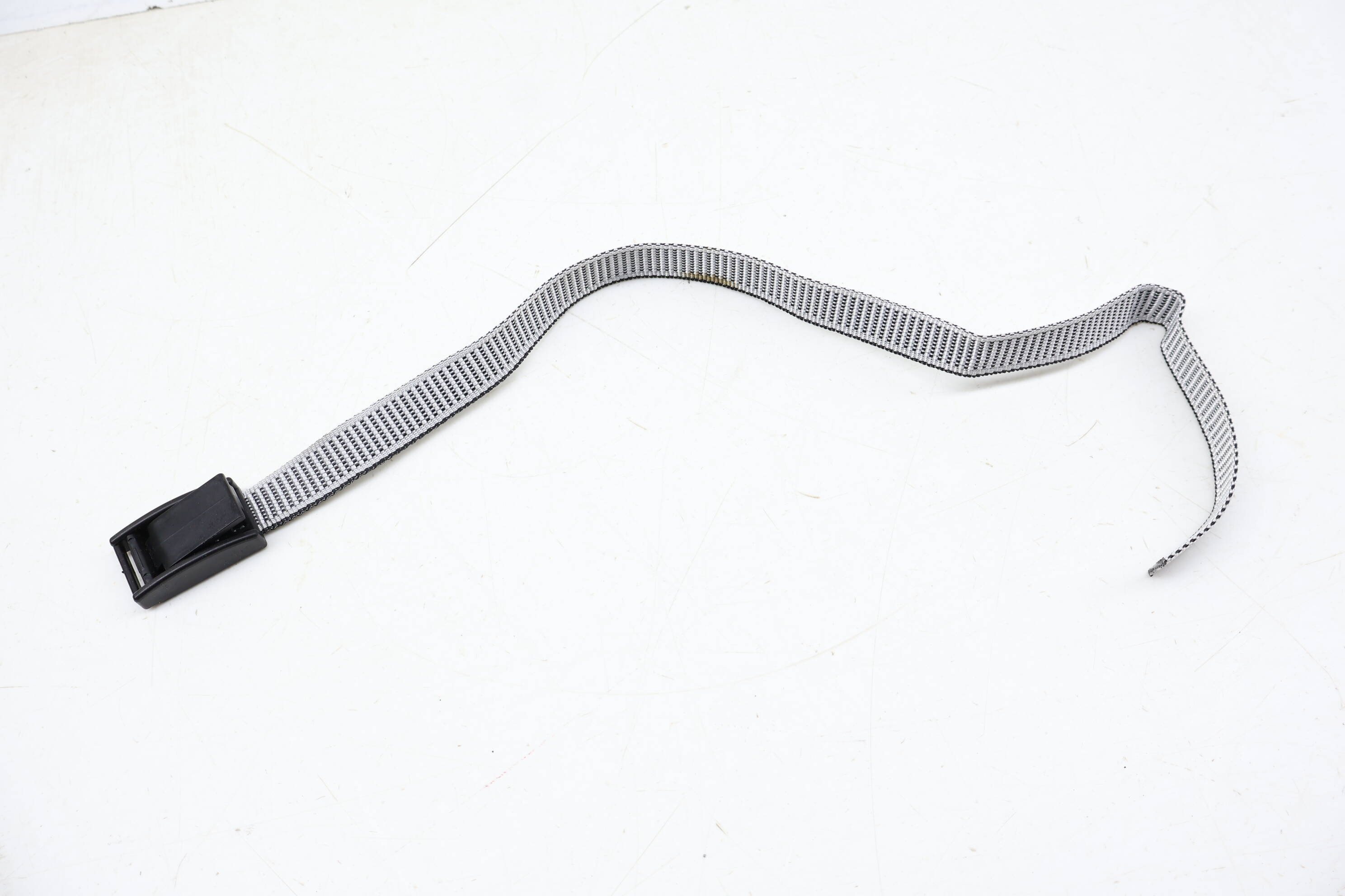 Retaining Strap 3QF867749