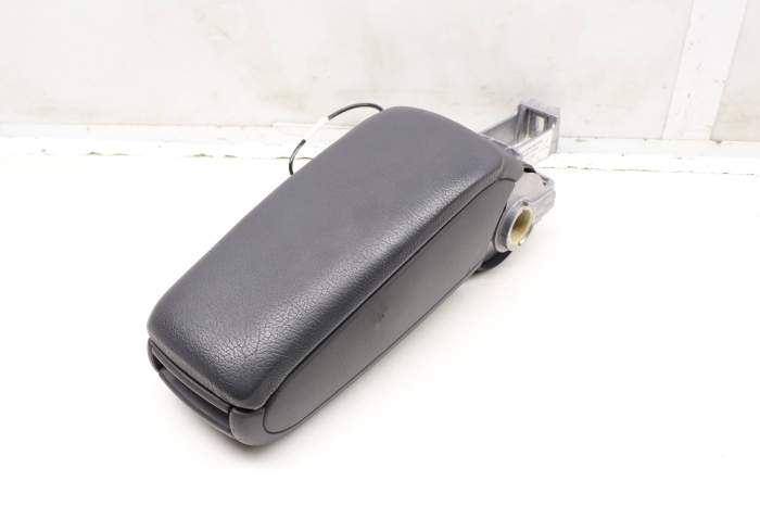 Center Armrest / Arm Rest 4B0864207D main product photo