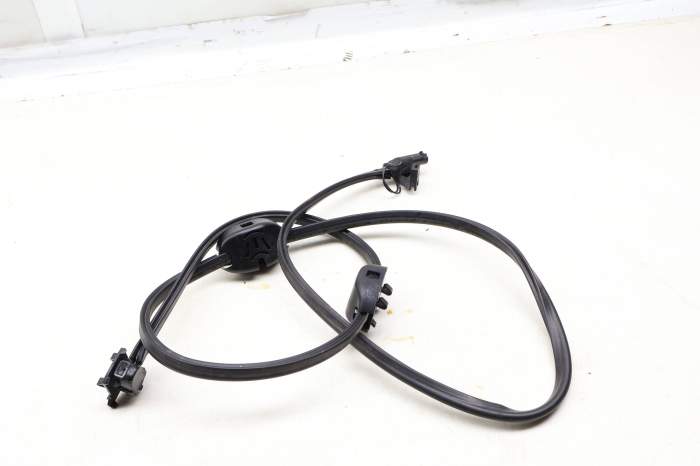 Windshield Washer Sprayer / Nozzle 61667399024 main product photo