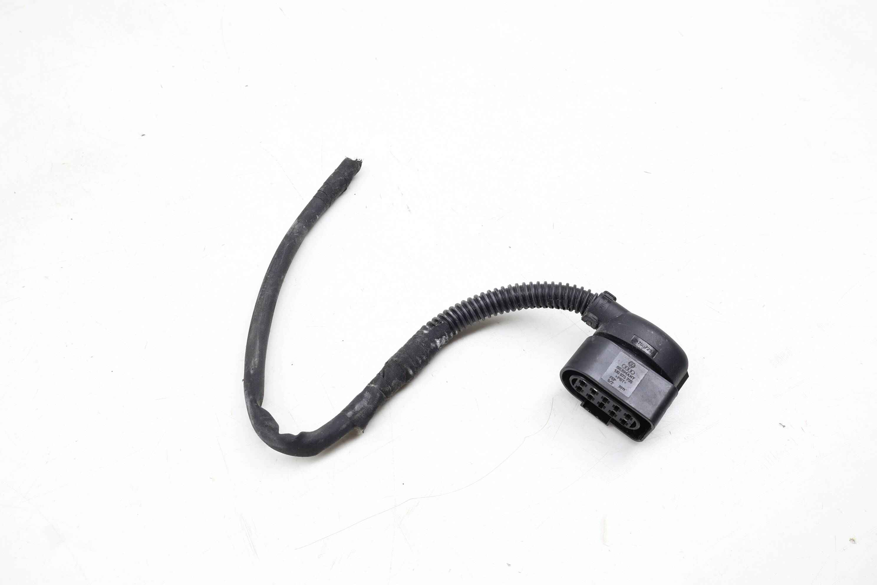 Headlight / Headlamp Wiring Harness Connector 1J0973735