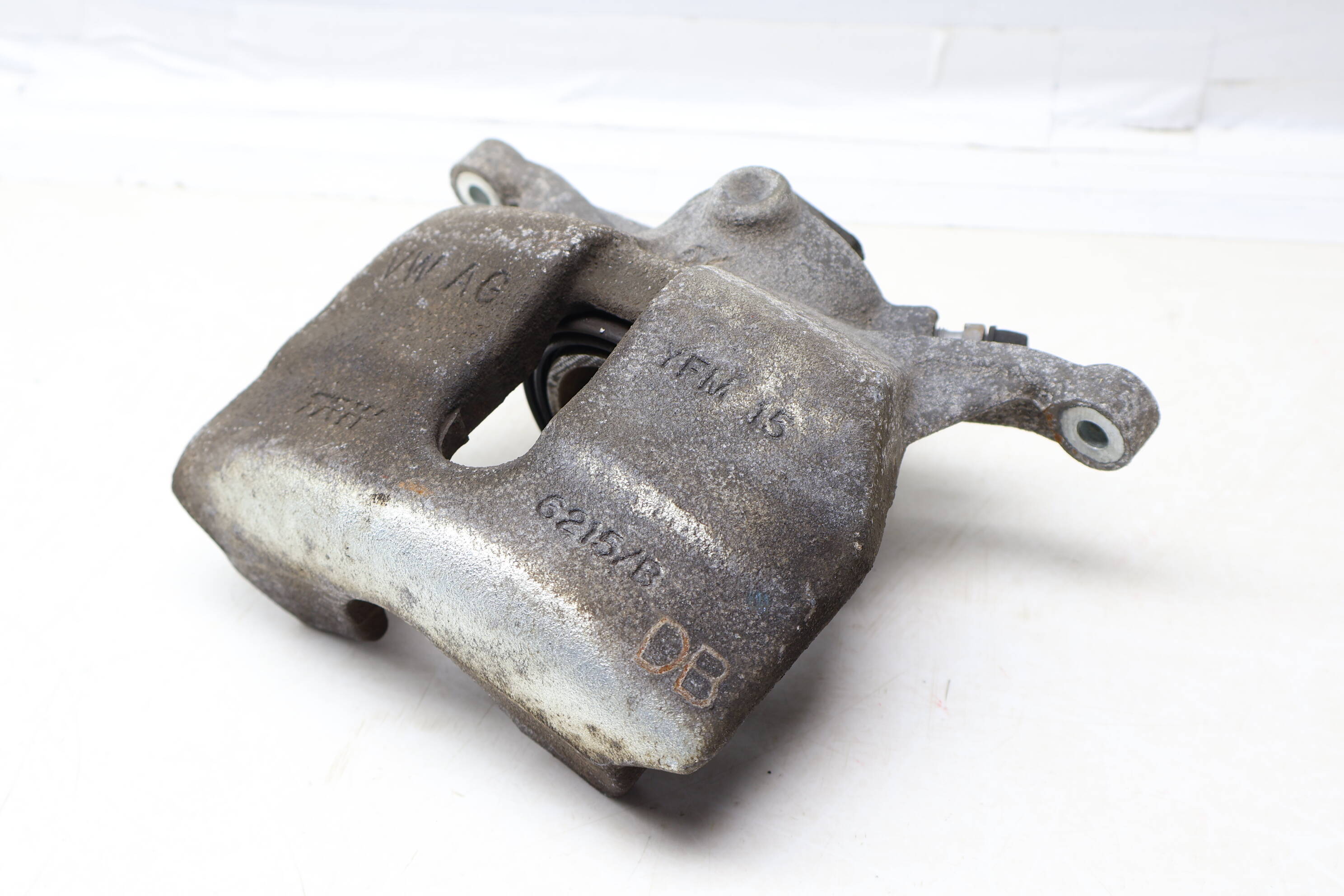 Brake Caliper 8V0615123