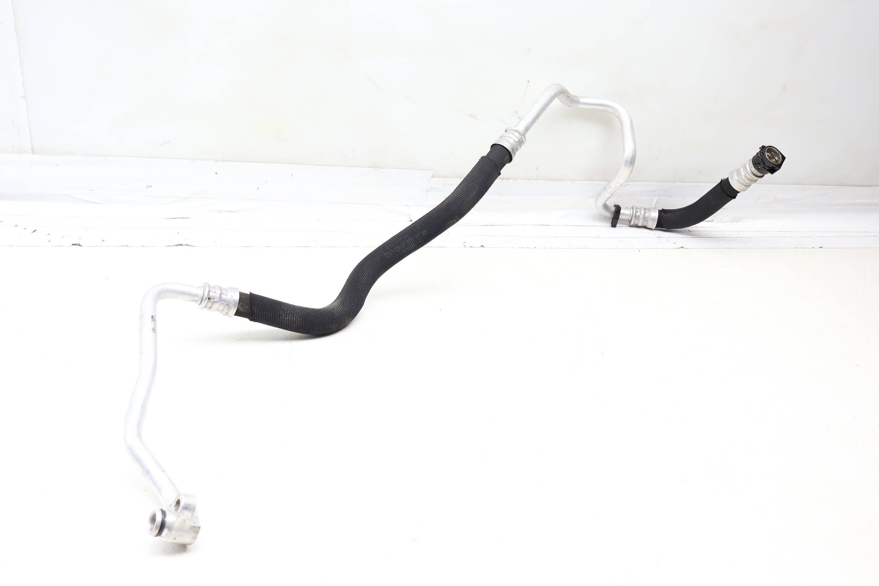 Engine Oil Cooler Line / Pipe (Inlet) 17227589509