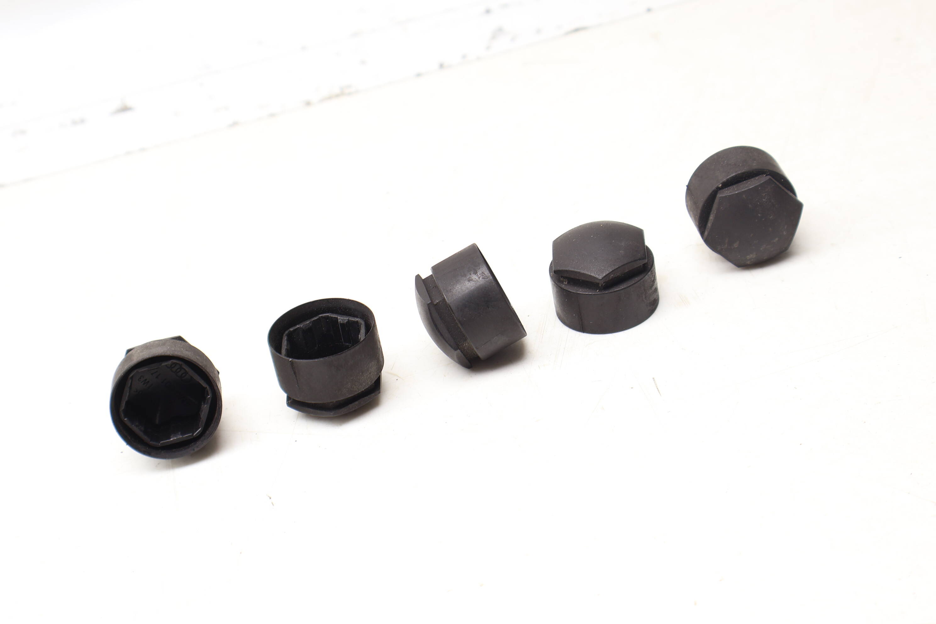 Lug Nut / Bolt Cover / Cap Set (5) 4M0601173E