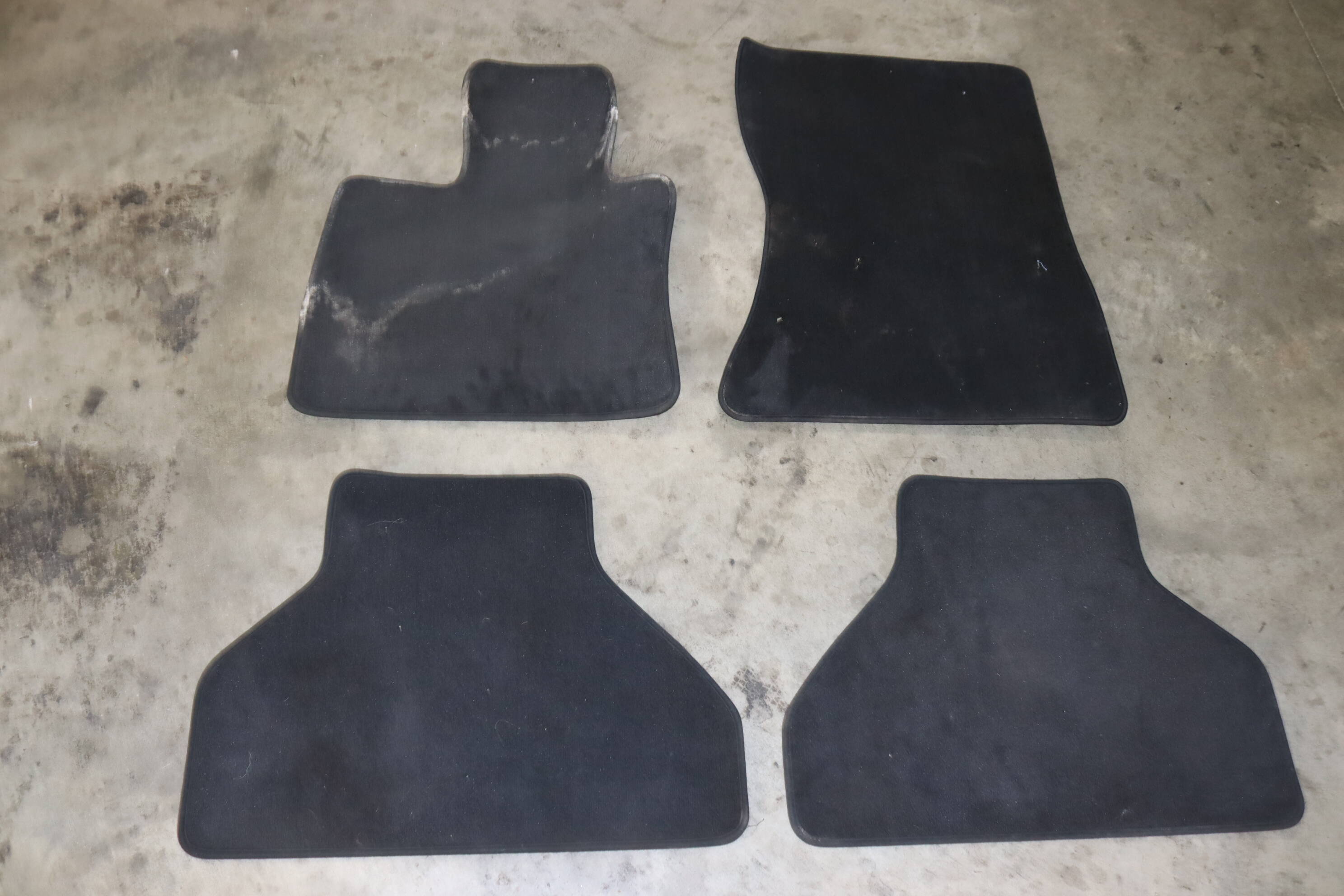 Complete Carpet Floor Mat Set 51477250421