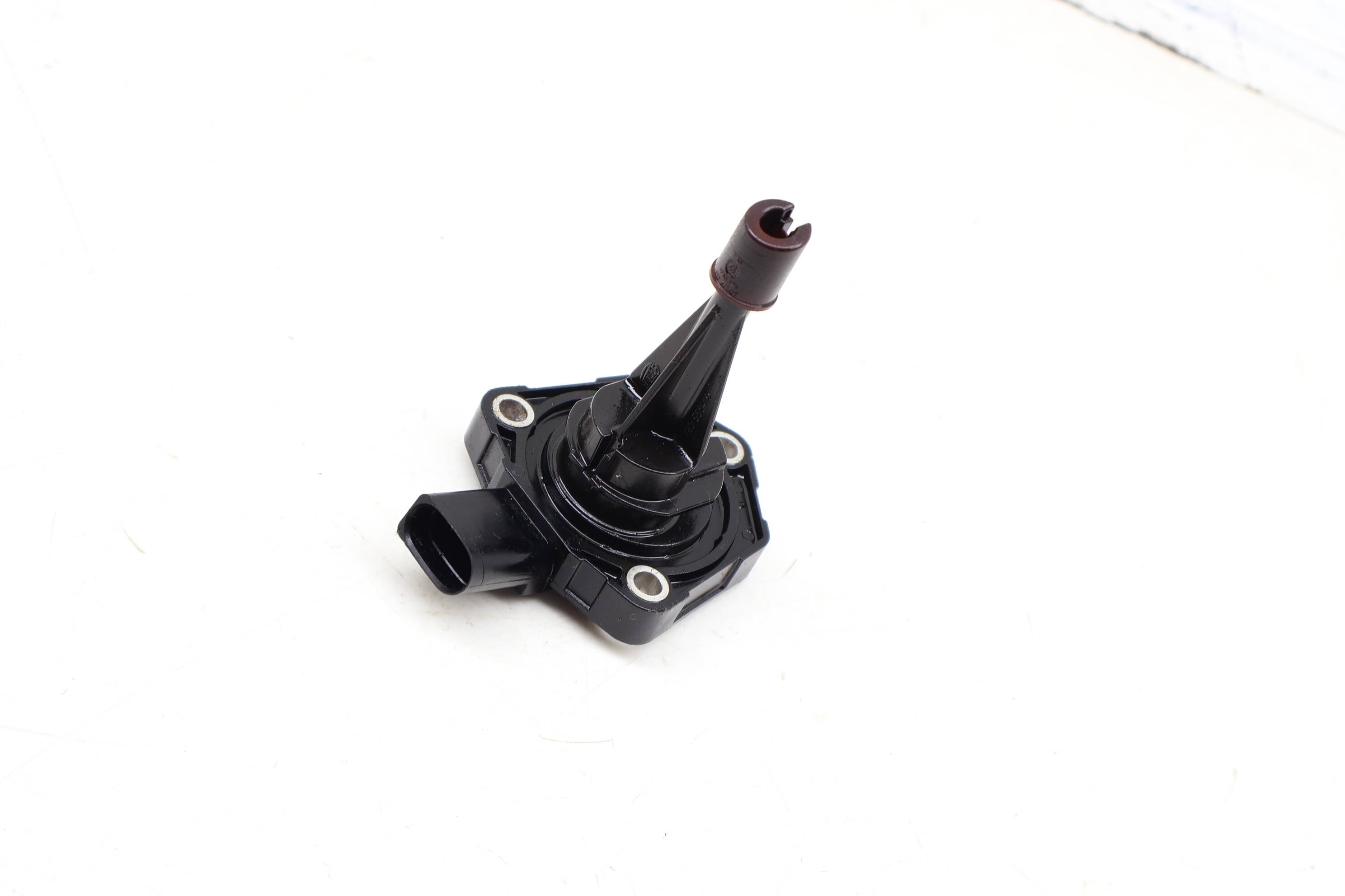 Engine Oil Level Sensor 03C907660R 95860616000