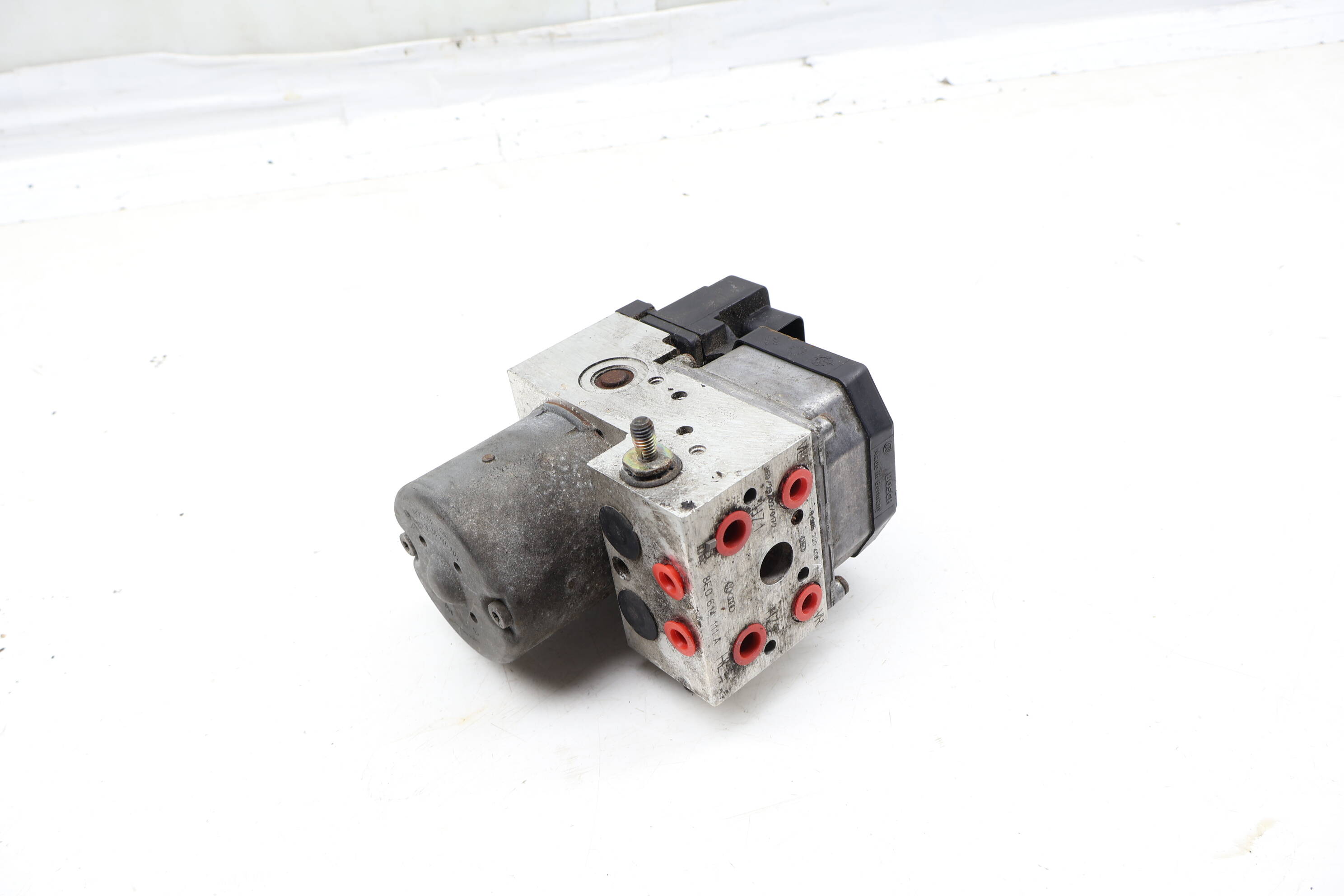 Abs&#x20;Pump&#x20;&#x2F;&#x20;Control&#x20;Module&#x20;Unit&#x20;8E0614111A