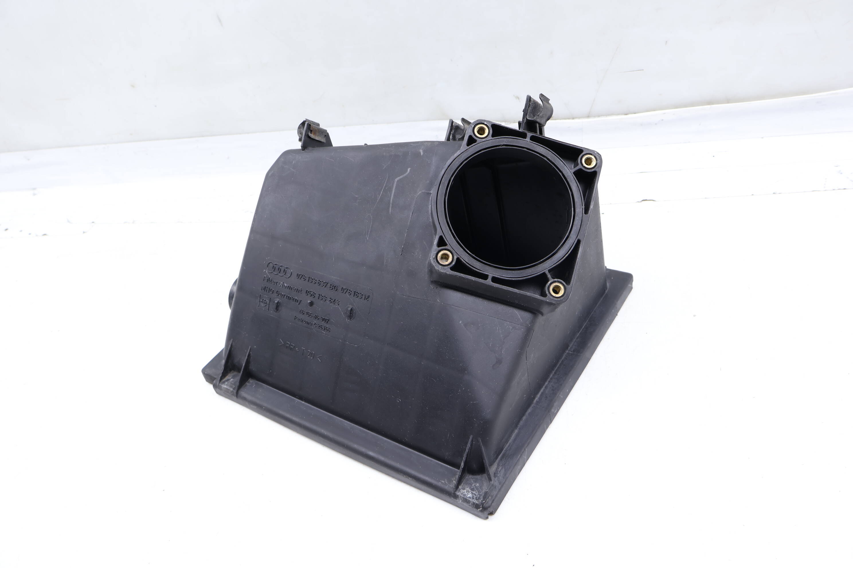 Air Cleaner Filter Box / Housing - Upper Half 078133837BG