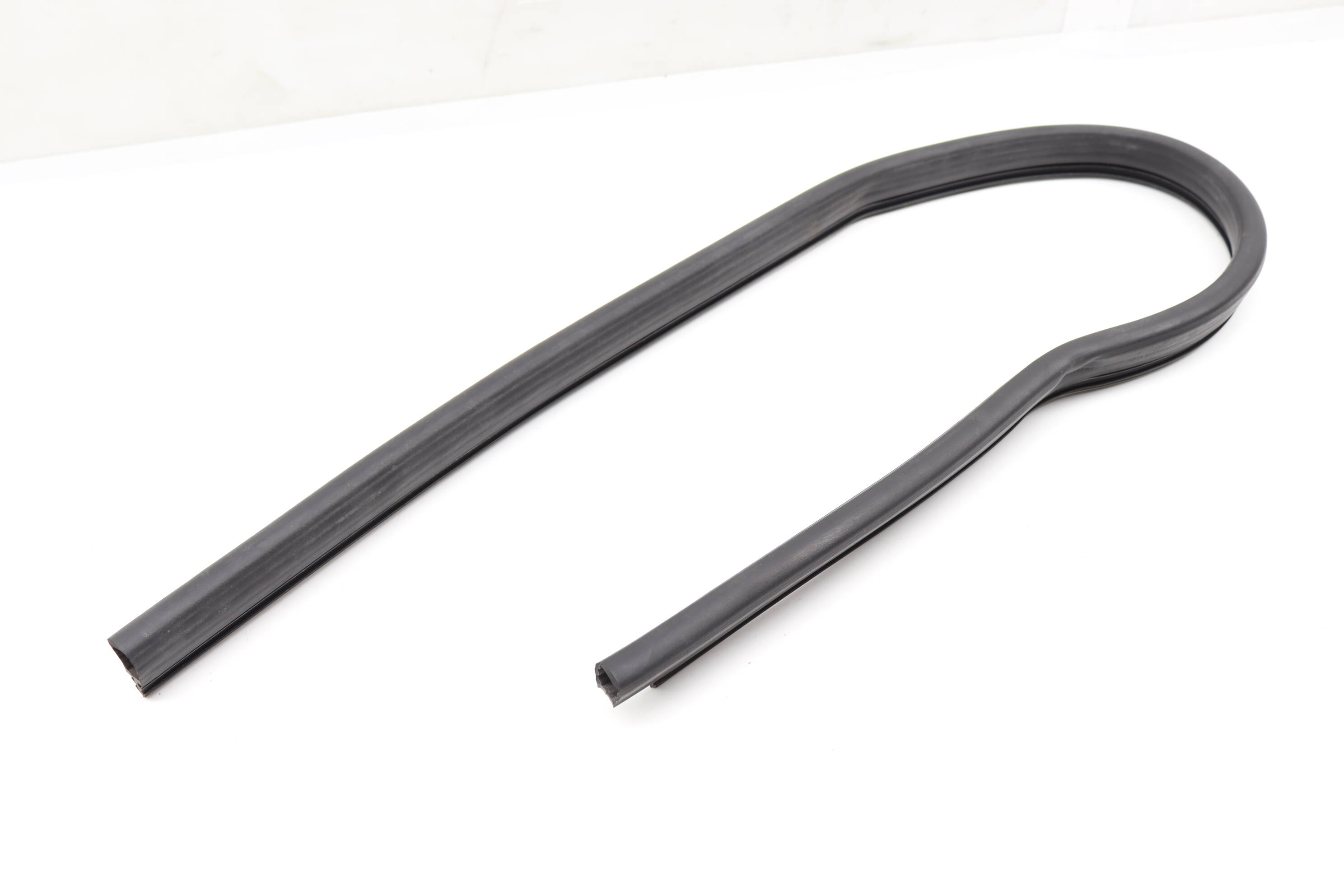 Cowl / Hood Seal 2058870000