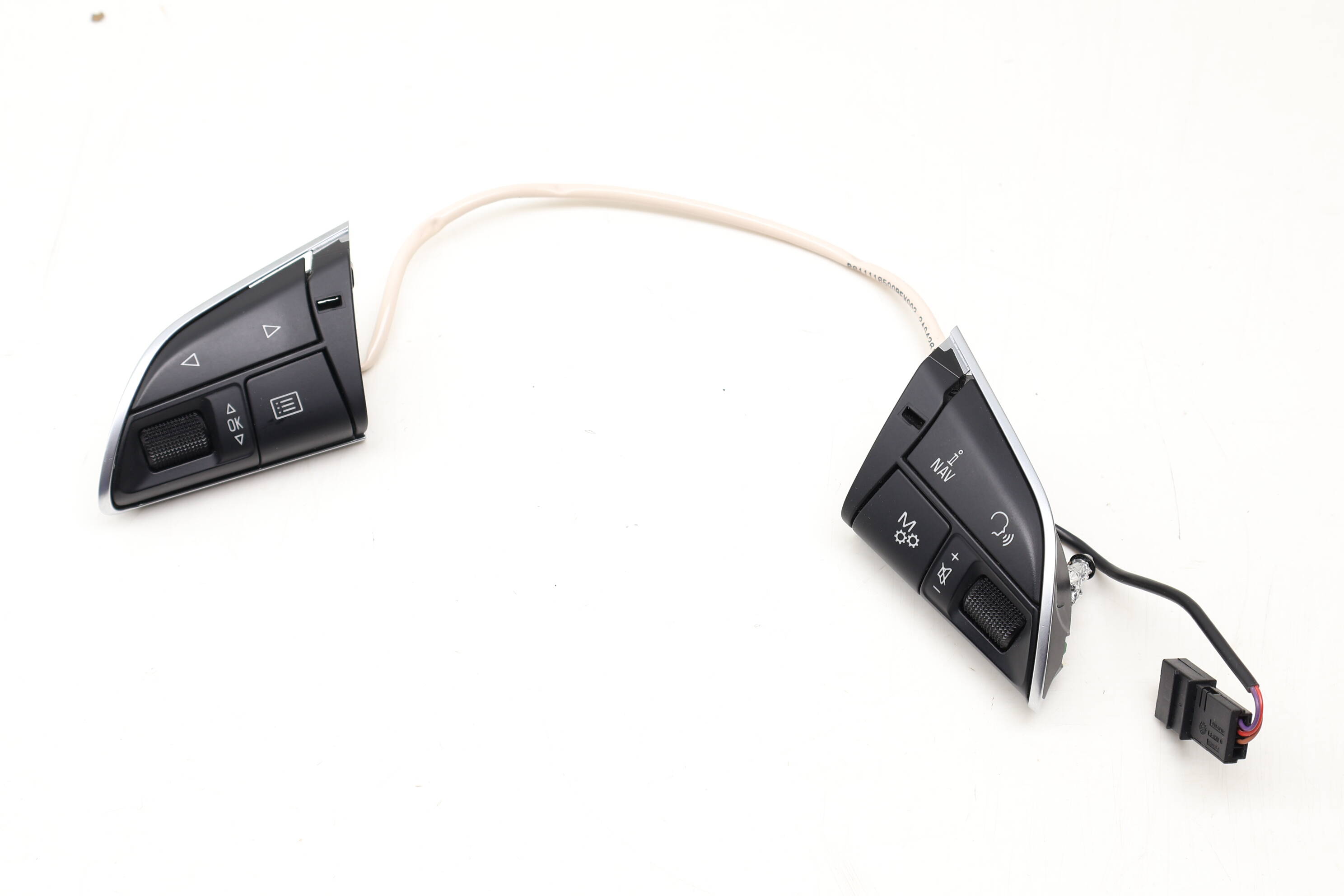 Steering Wheel Control Button / Switch Set 4H0951523H