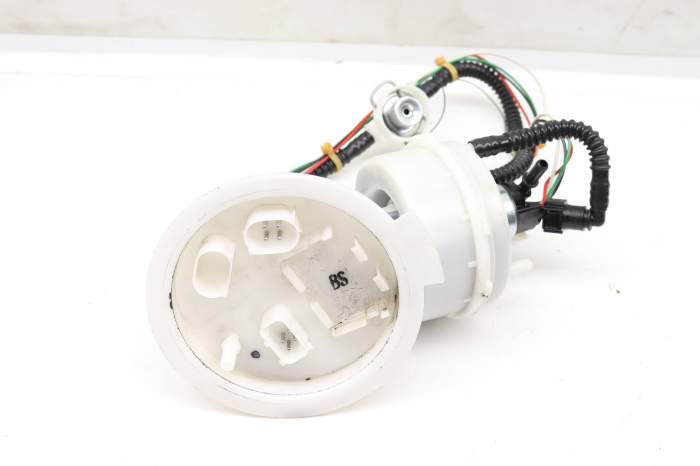 Fuel Pump 16117845656 main product photo
