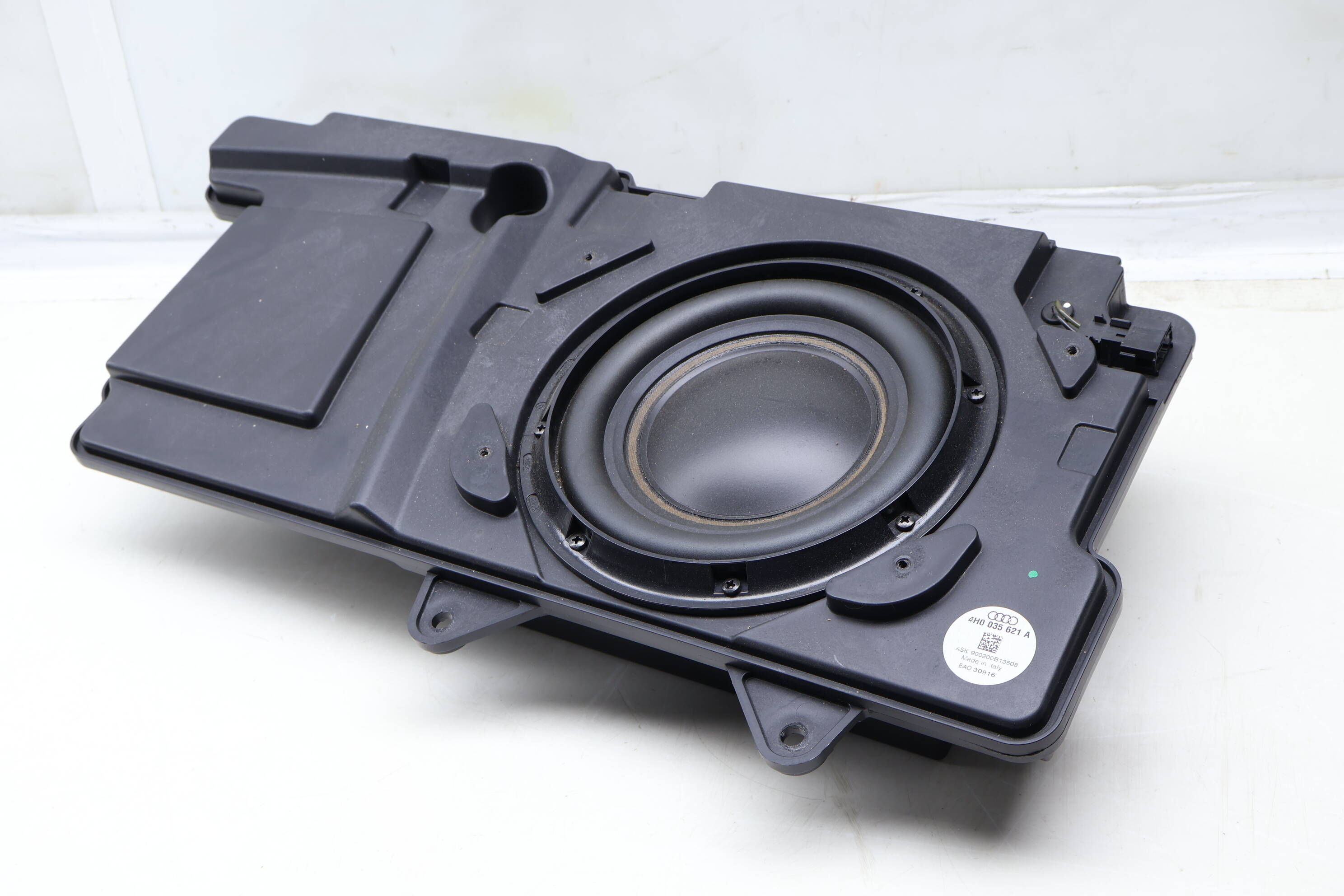 Audi Rear Center Deck Bang & Olufsen Speaker / Woofer 4H0035621A