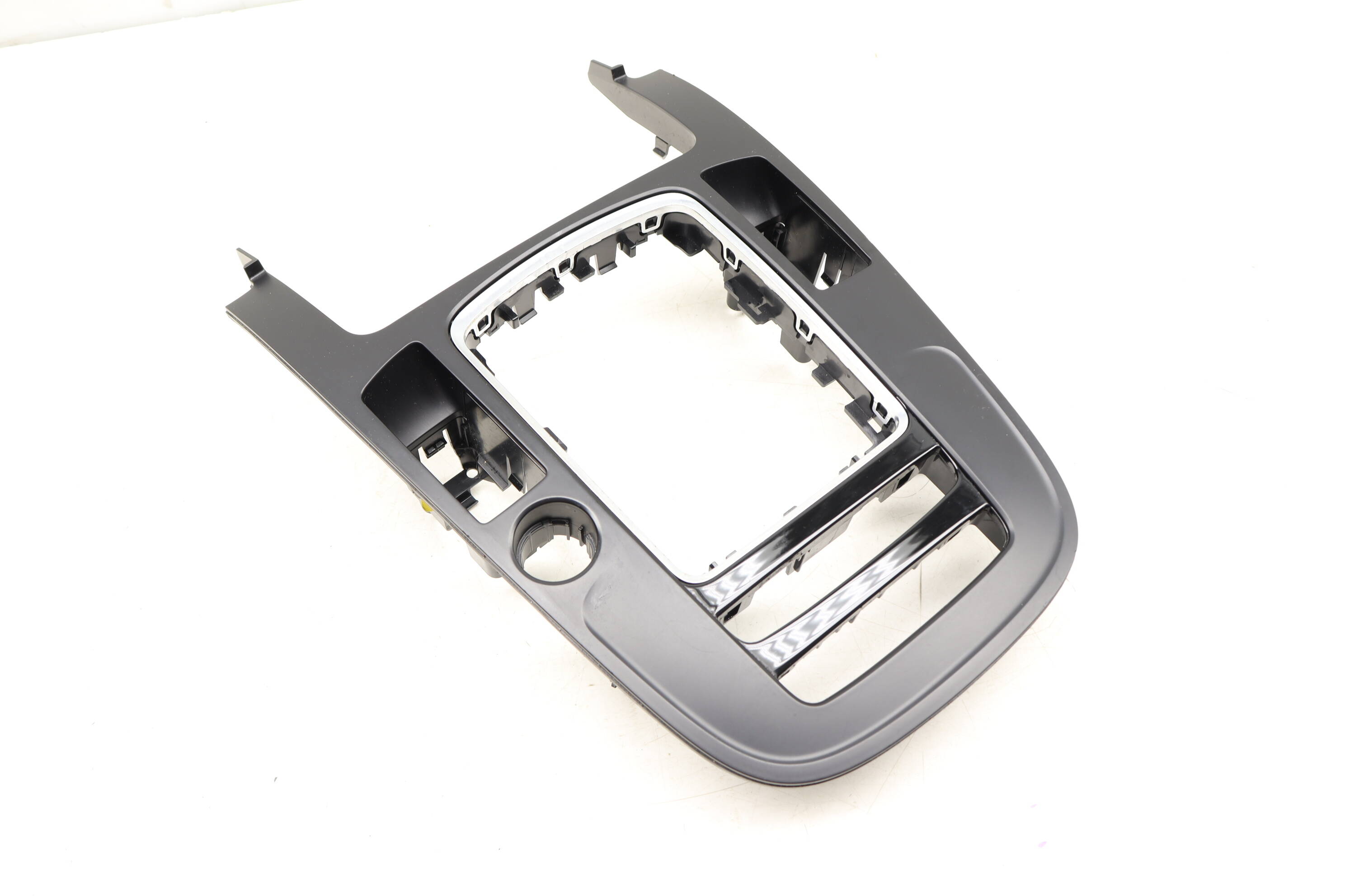 Shift&#x20;&#x2F;&#x20;Shifter&#x20;Boot&#x20;Trim&#x20;Bezel&#x20;8K0864261G