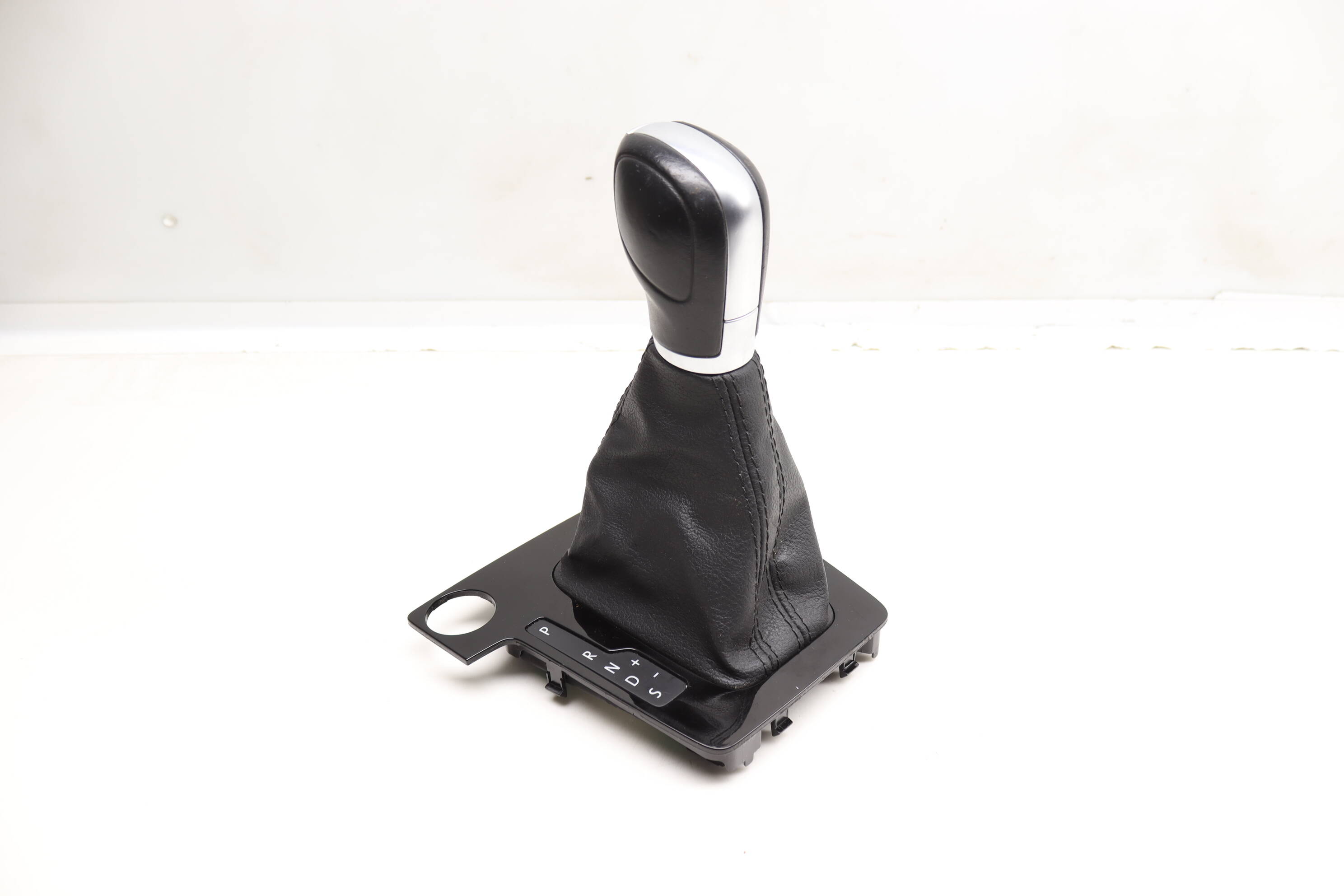 Automatic Gear Shifter Knob Assembly 561713203