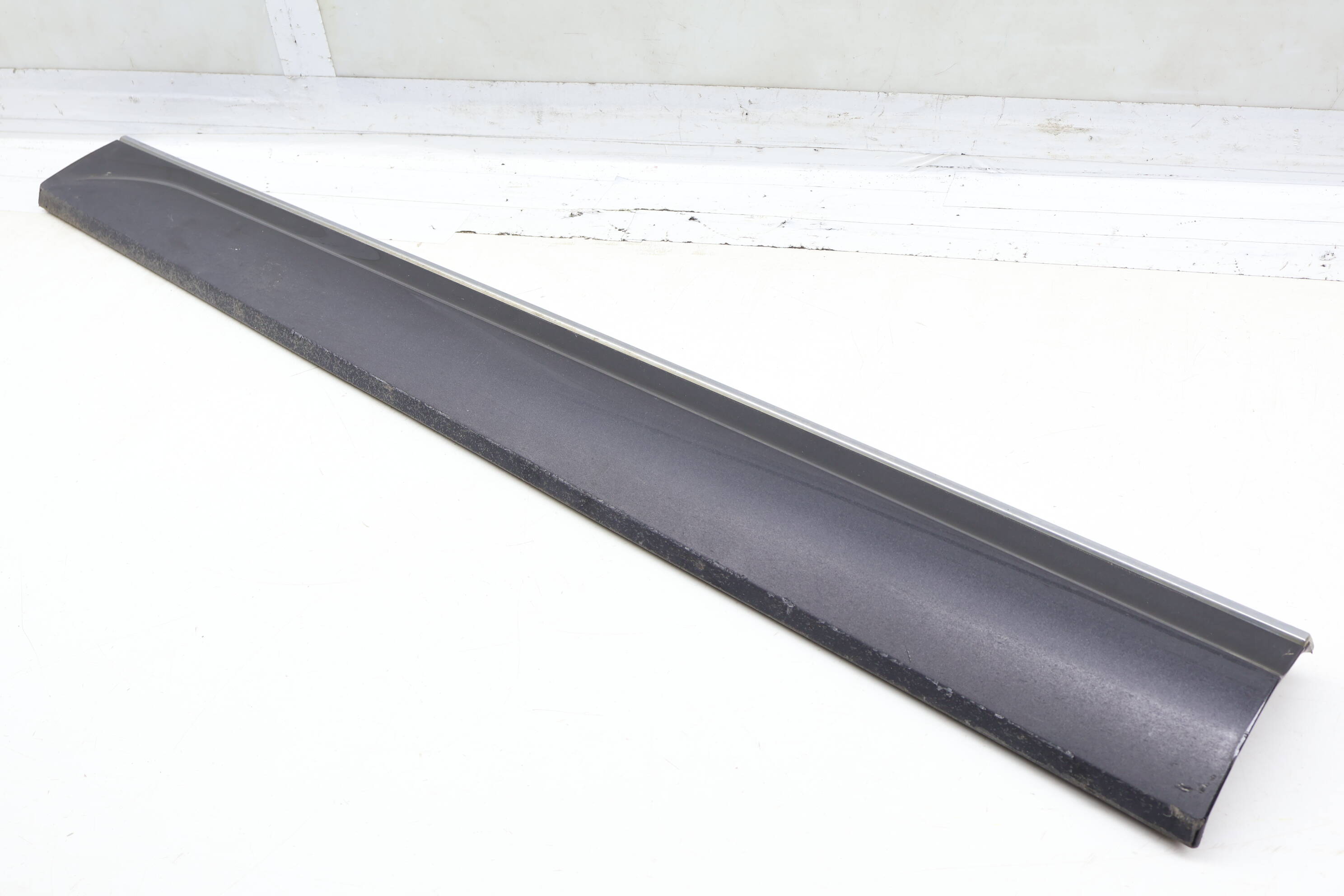 Lower Door Blade / Molding 8R0853959L